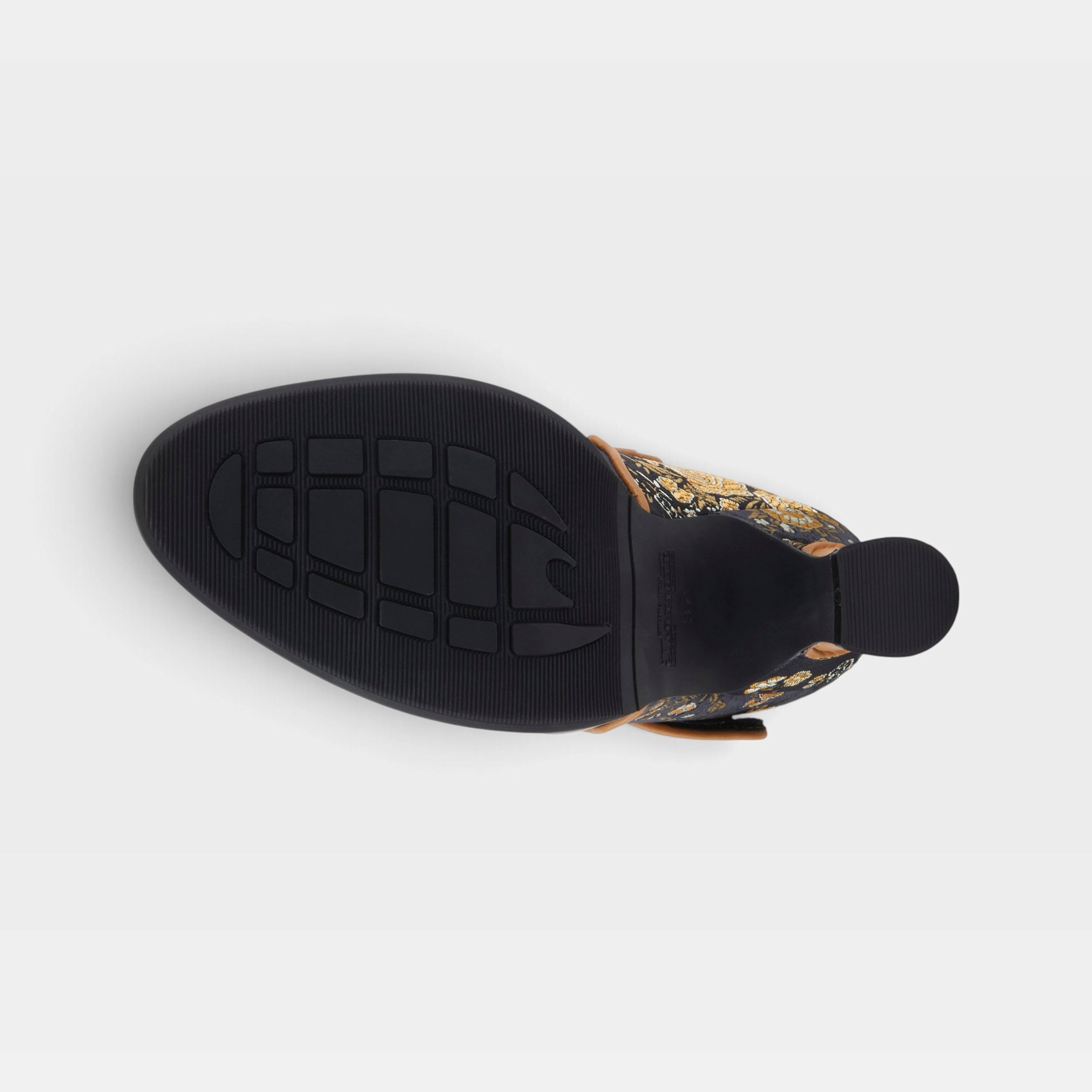 L'Artiste Adodora shoes in Black Multi, outsole view