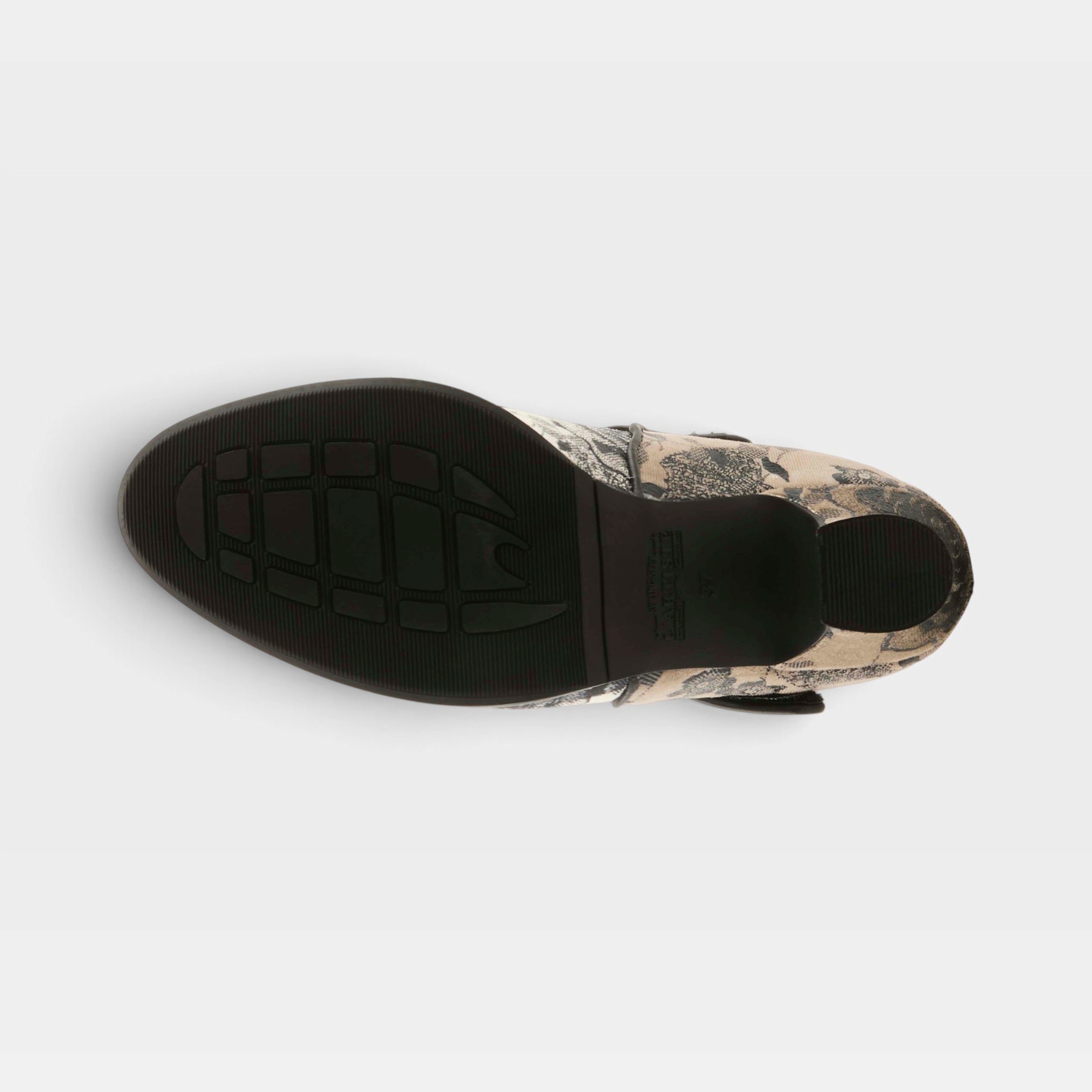 L'Artiste Adodora-Prit shoes in Black Multi, outsole view