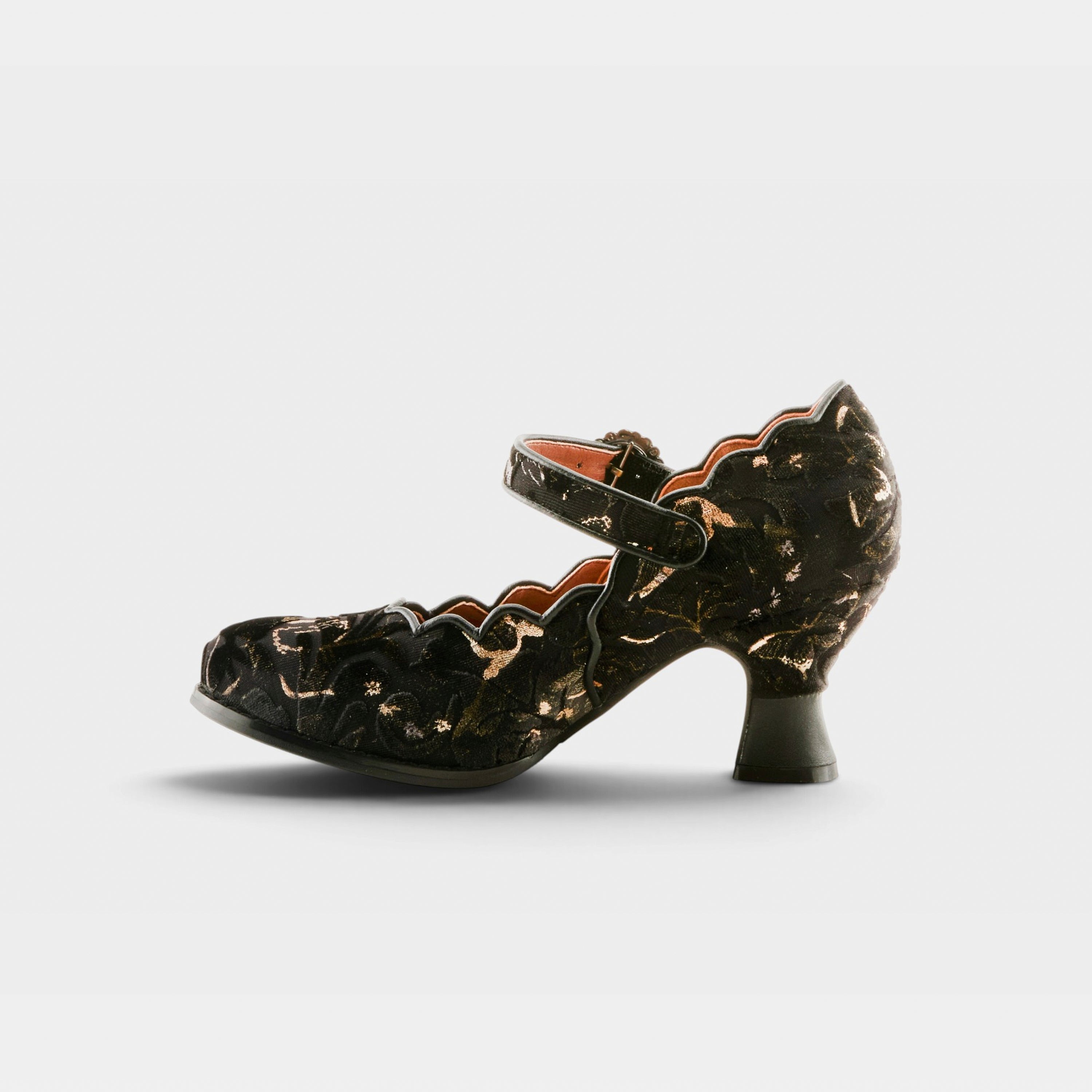 L'Artiste Adodora-Viv shoes in Black Multi, side view