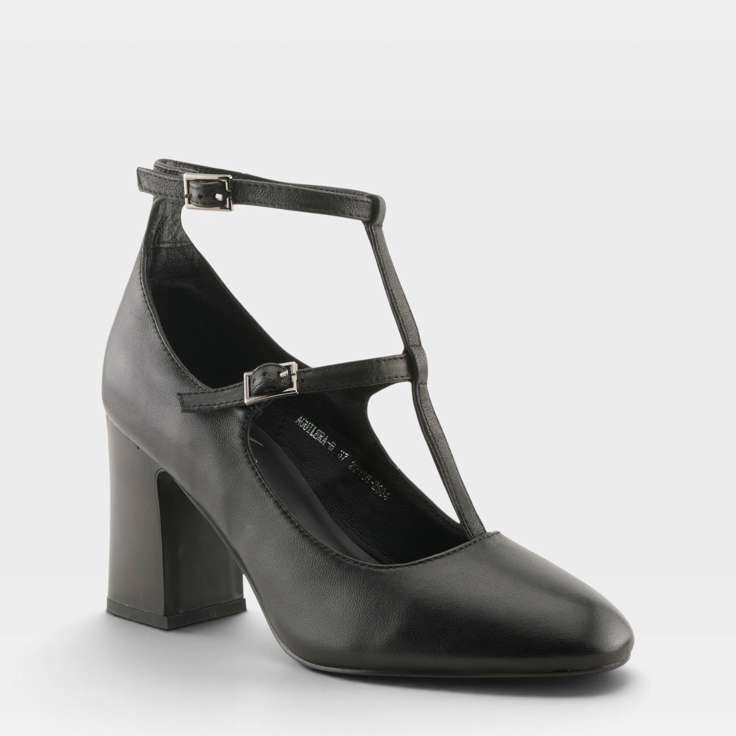Azura Aguilera Black Shoe
