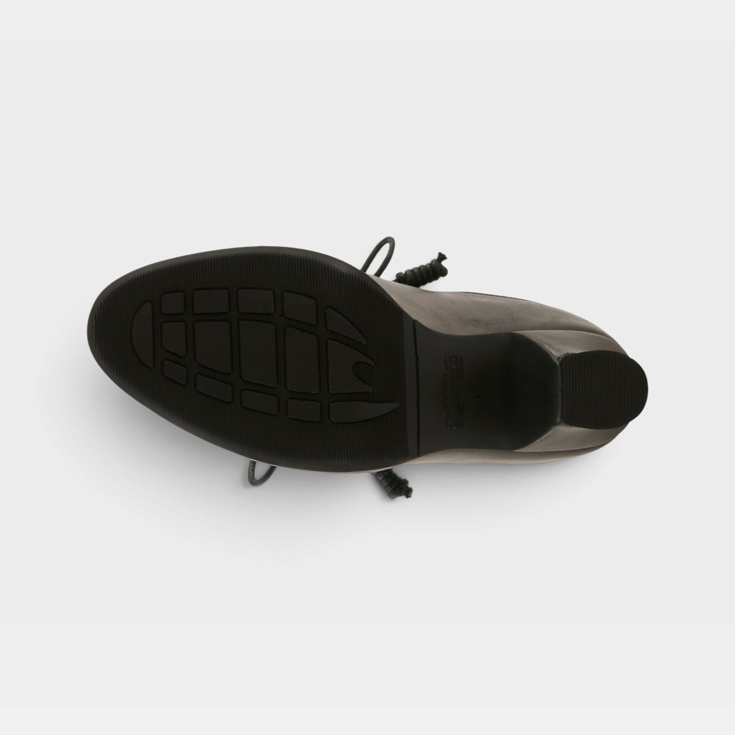 L'Artiste Alsehi shoes in Black Multi, outsole view