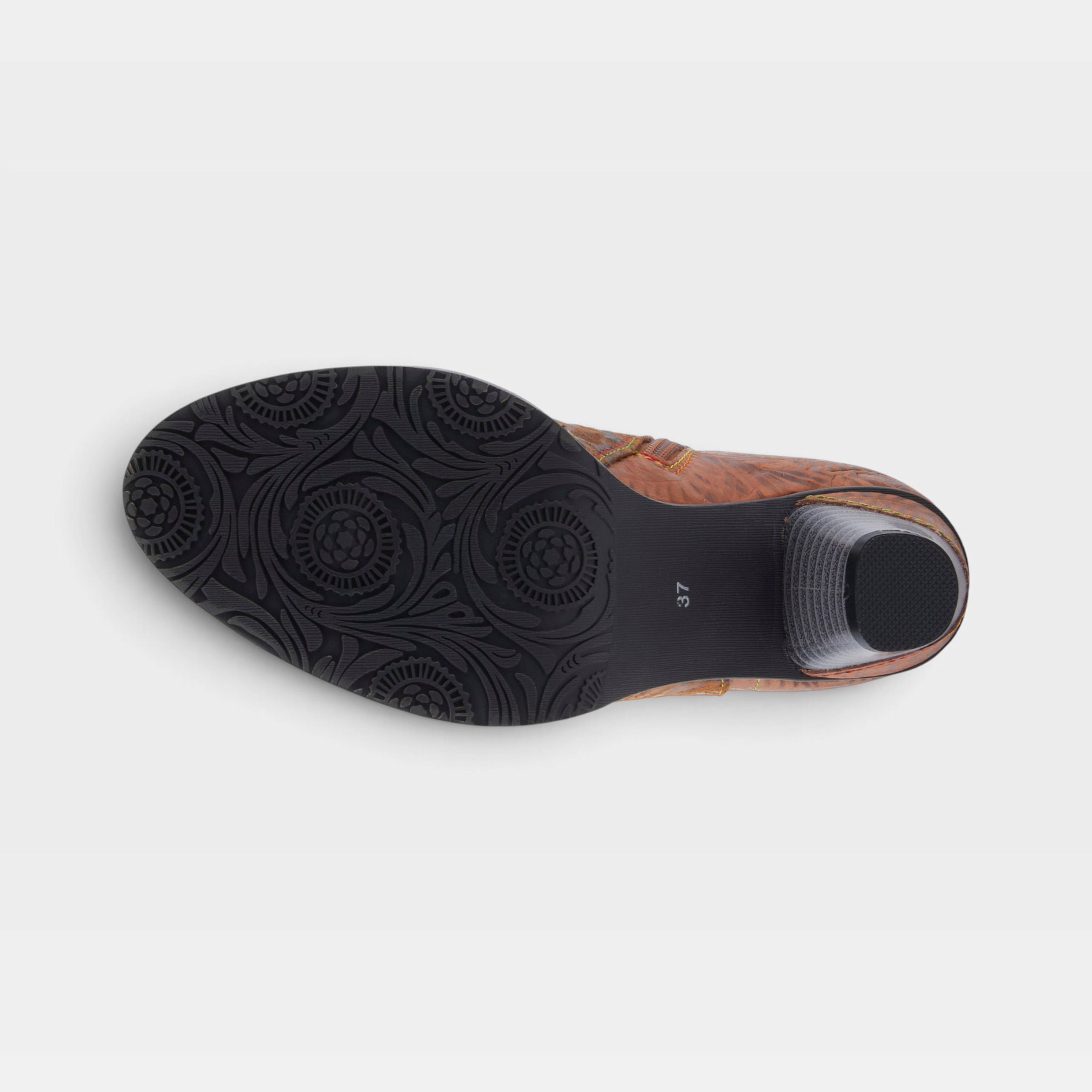 L'Artiste Antilles boots in Camel, outsole view