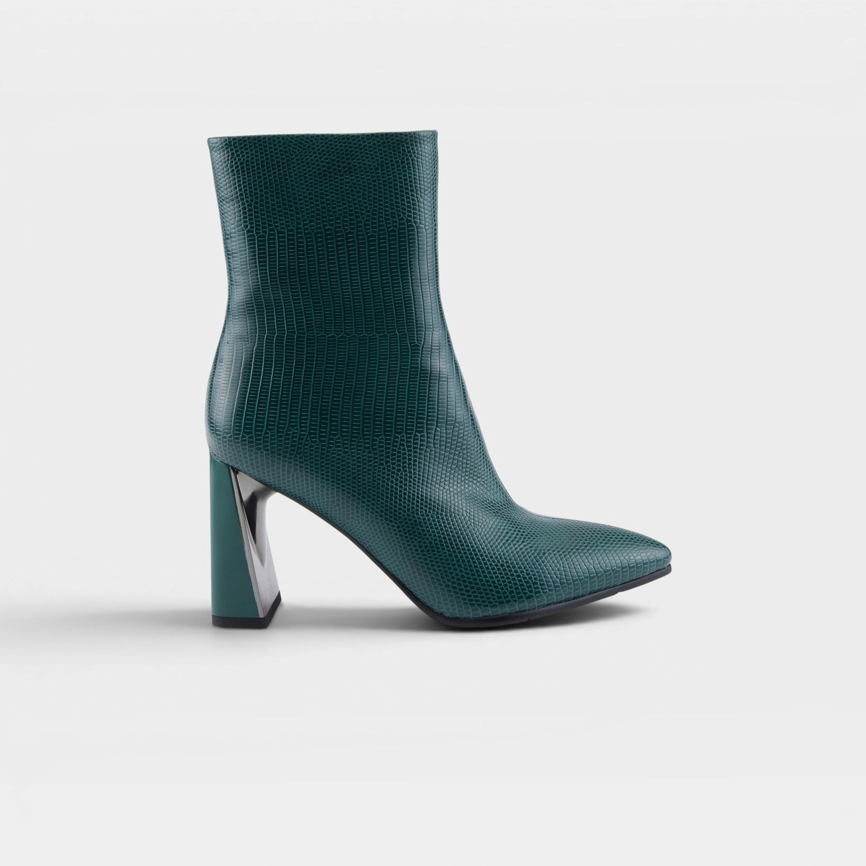 Azura Attention Green Boot
