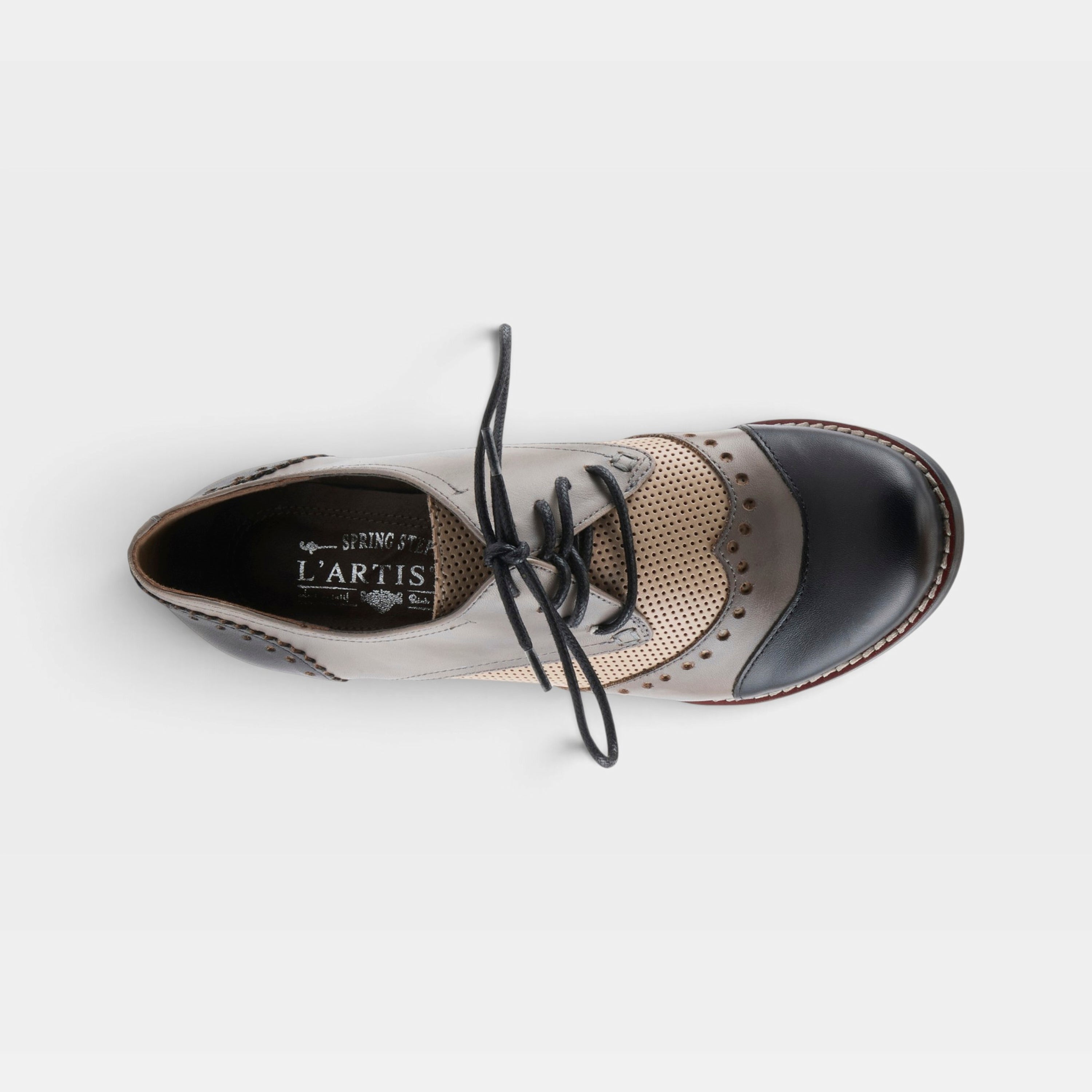 L'Artiste Bardot pumps in Black, top view