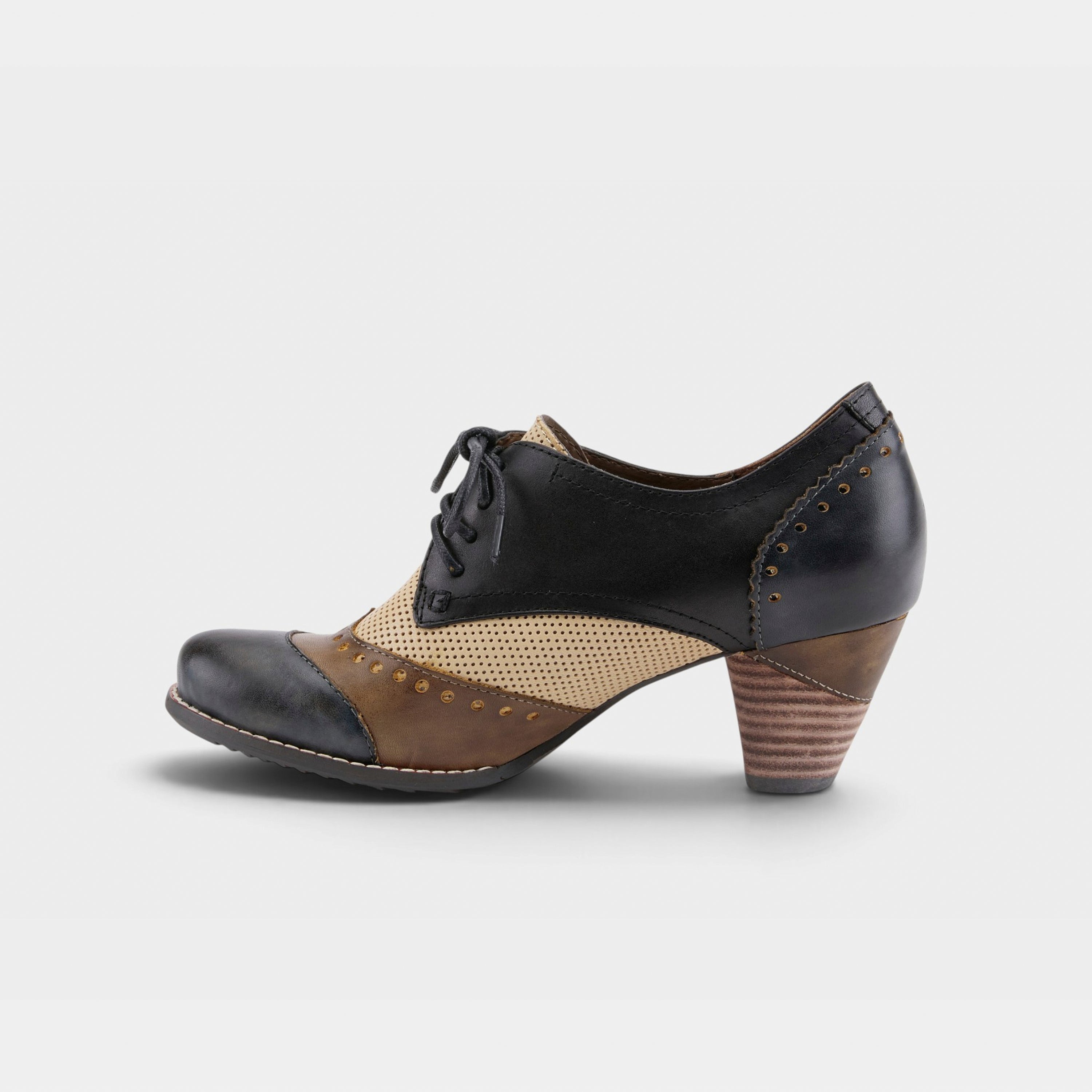 L'Artiste Bardot pumps in Navy, side view