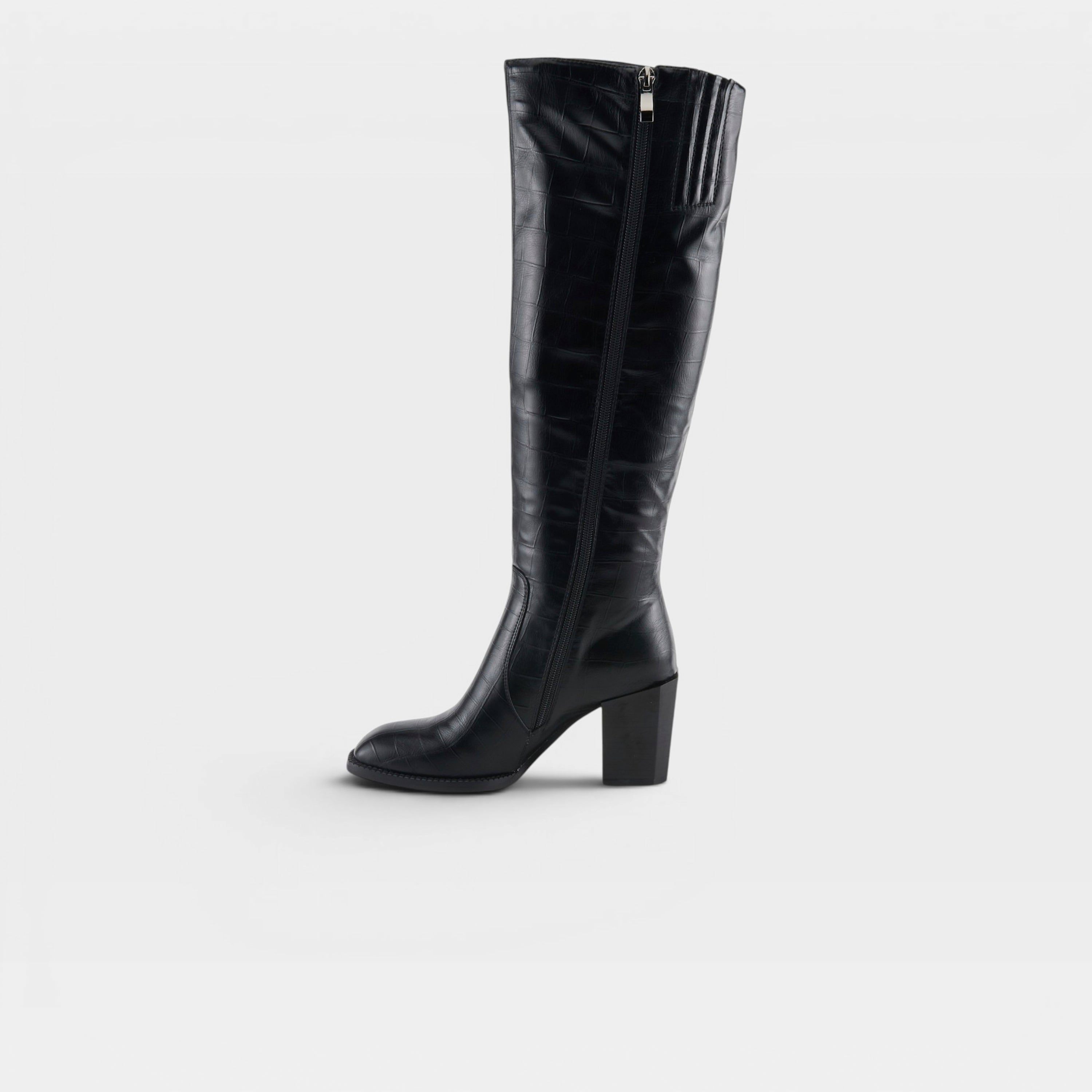 Azura Bestilmihart Black Boot