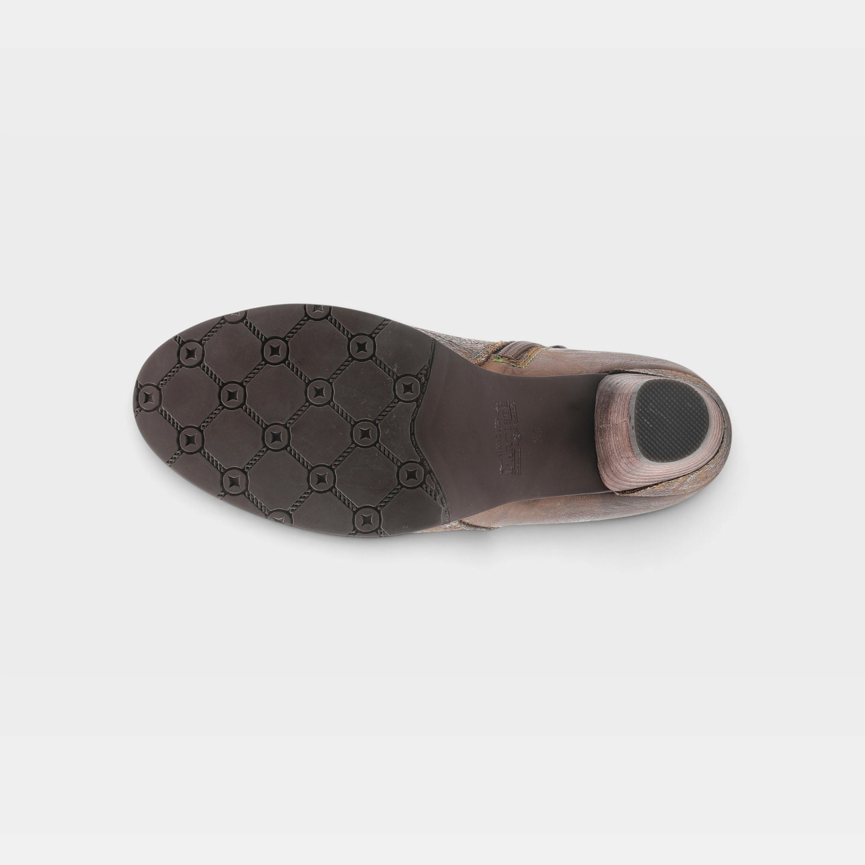 L'Artiste Bestlove boots in Brown Multi, outsole view