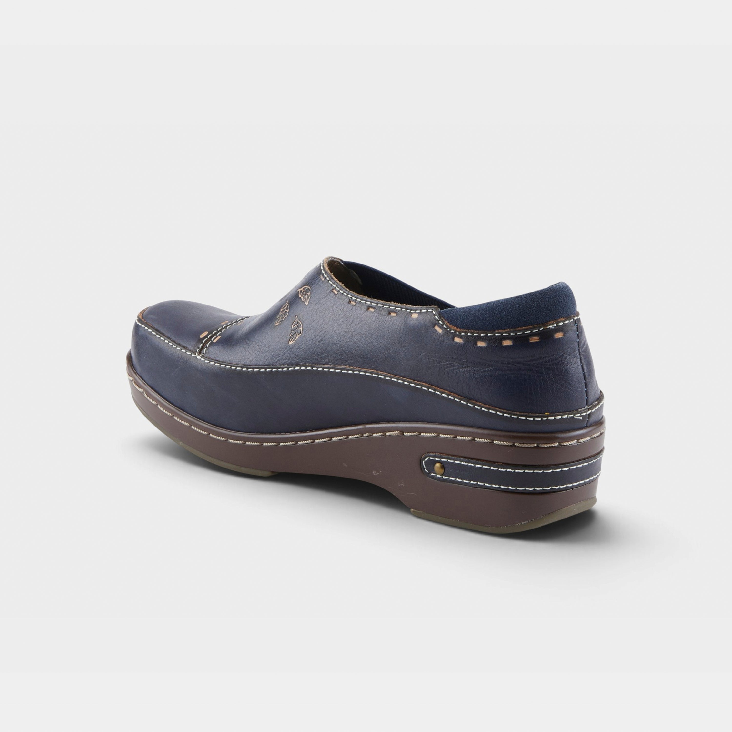 L'Artiste Burbank clogs in Navy, alternate angle view