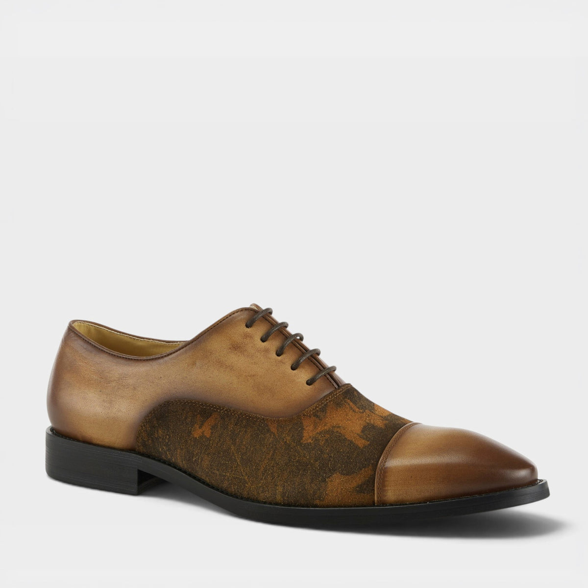 L'Artiste Men Calder Oxford Shoe in Camel, front view