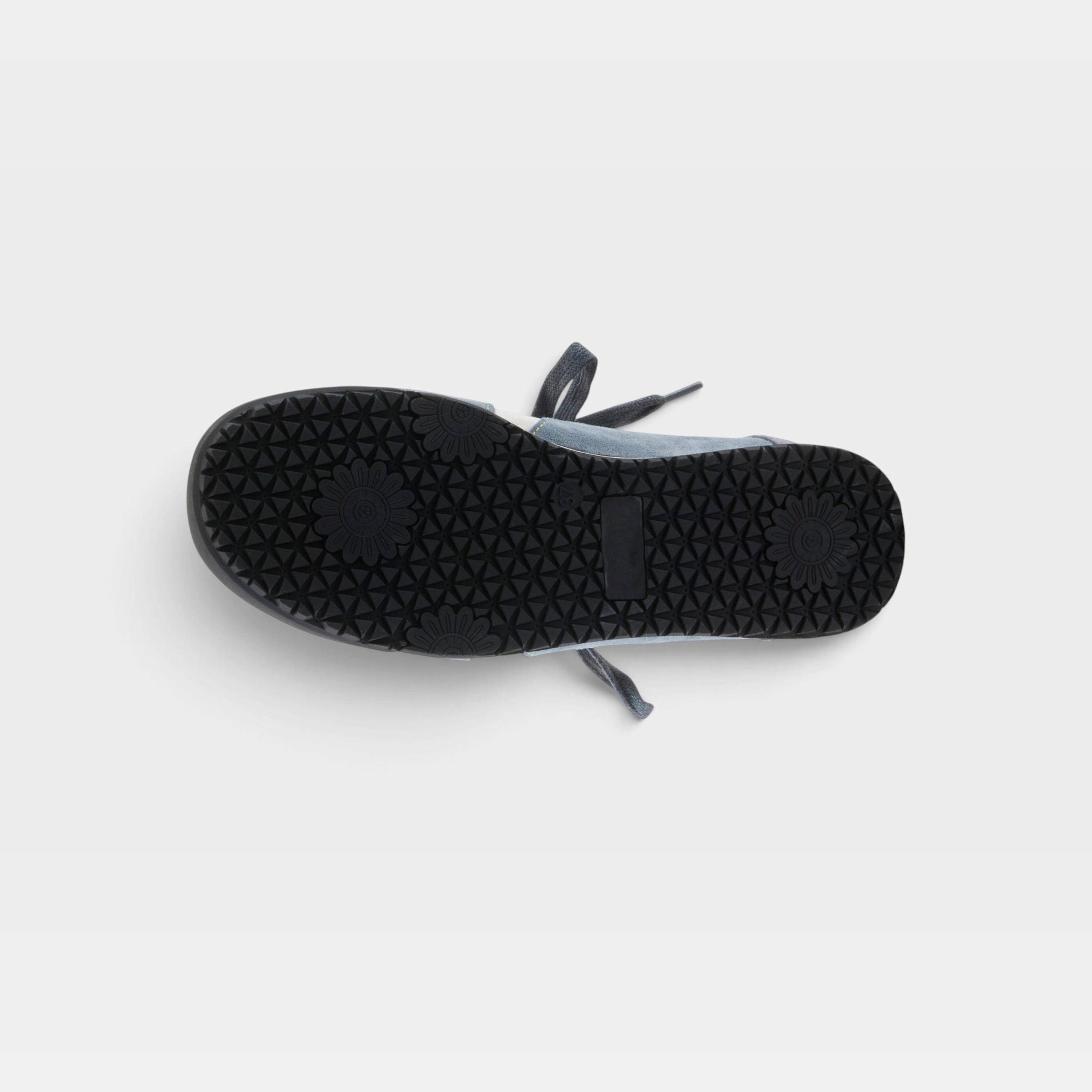L'Artiste Carpediem sneakers in Blue Multi Suede, outsole view