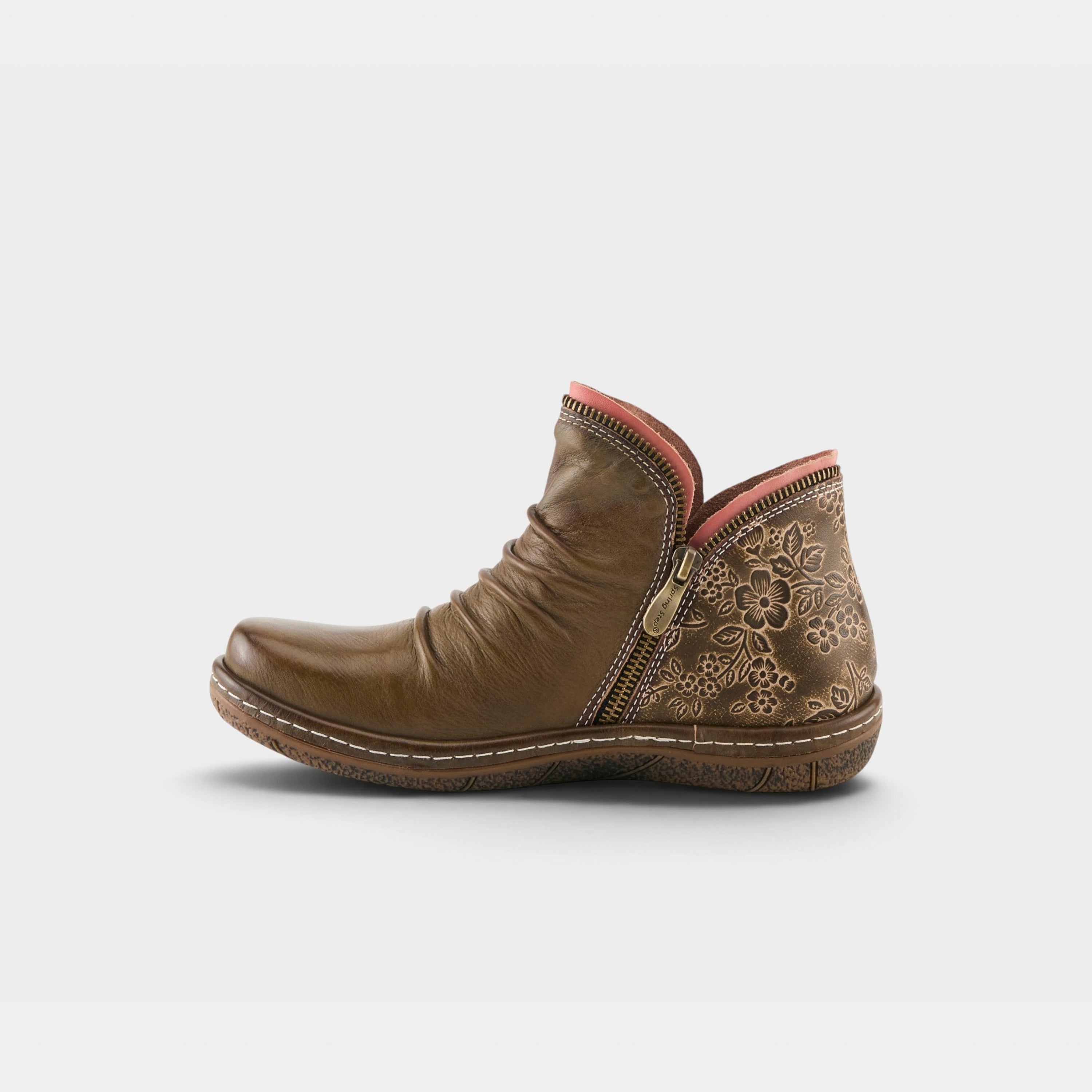 L'Artiste Chesapeake boots in Olive Green, side view