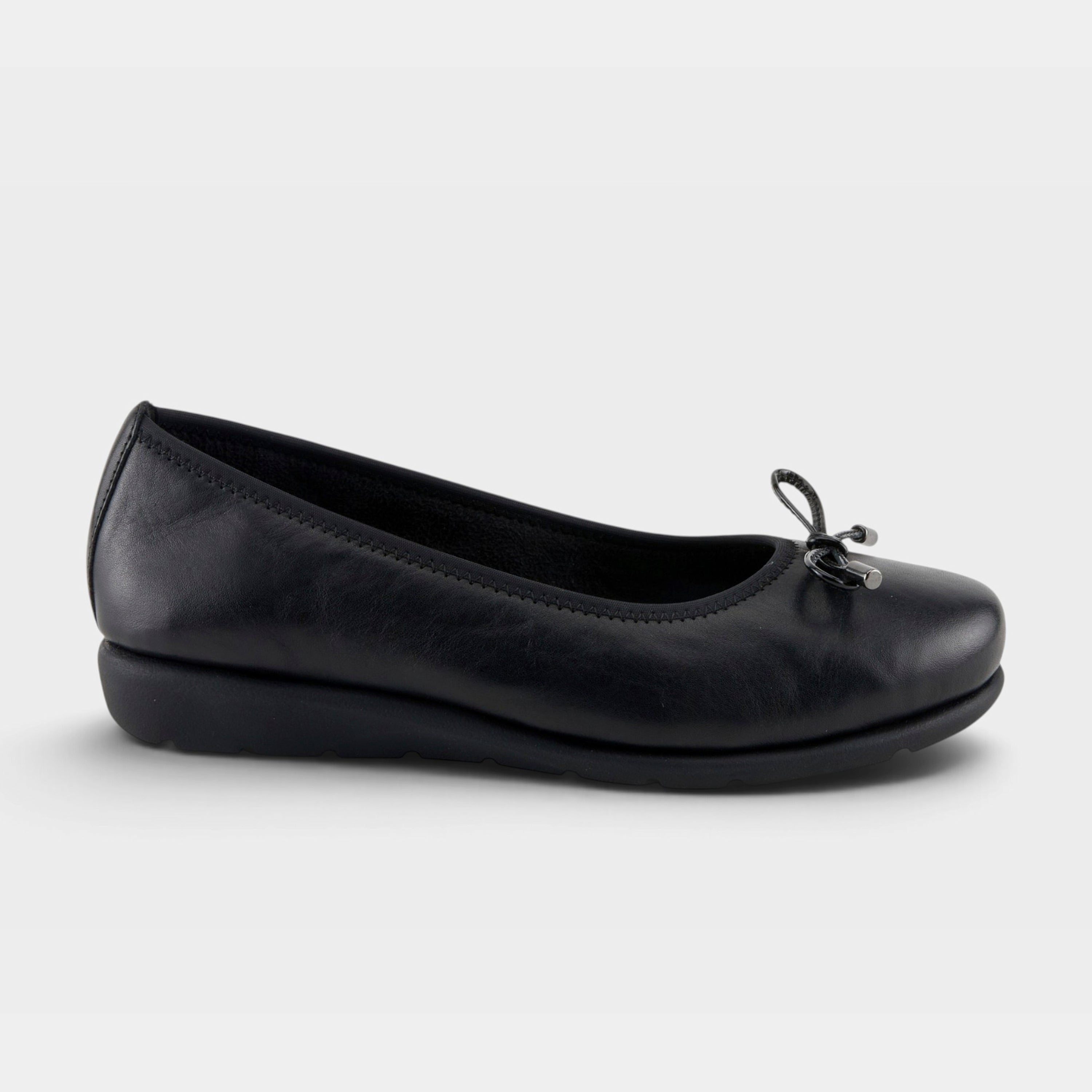 Spring Step Chesser Black Shoe