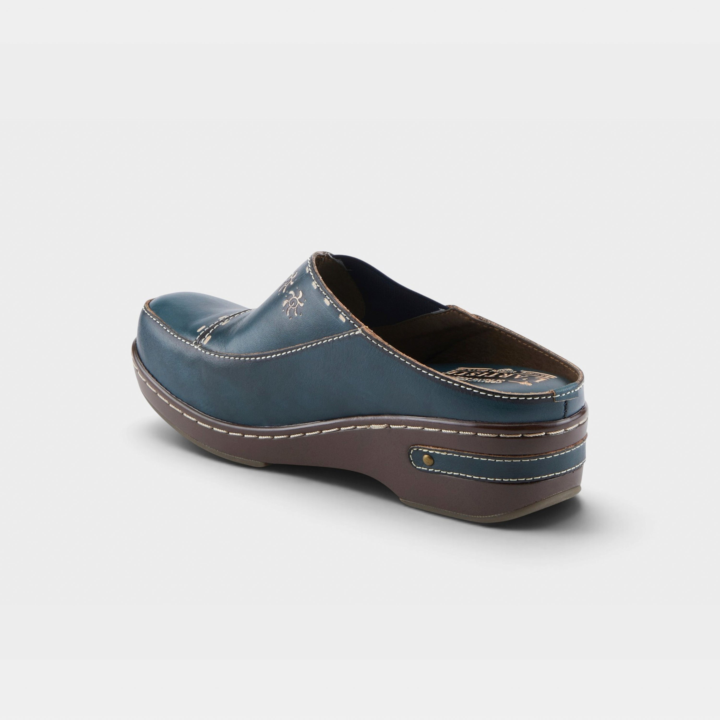 L'Artiste Chino clogs in Navy, alternate angle view
