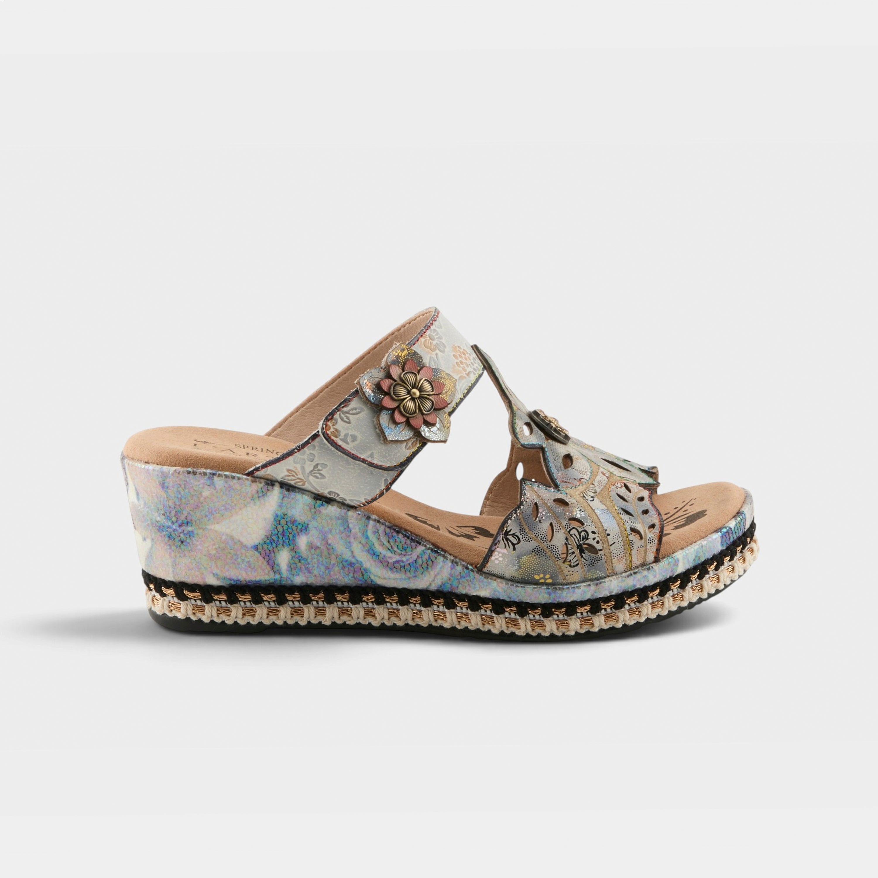 L'Artiste Coverup sandals in Ice, hero view