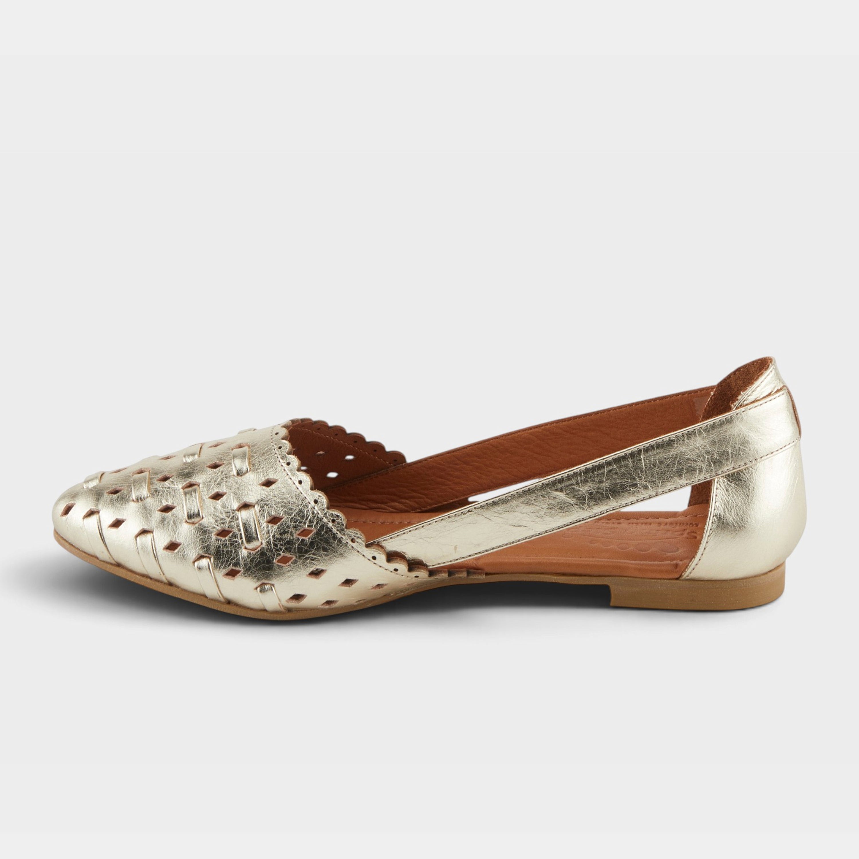 Spring Step Delorse Gold Shoe