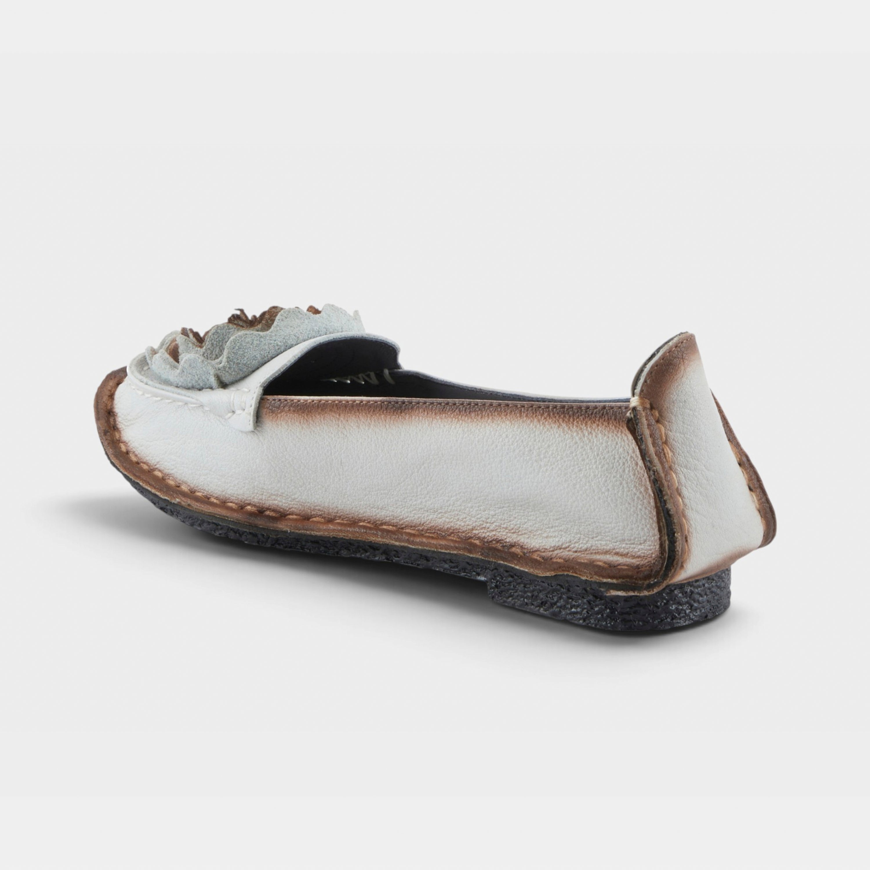 L'Artiste Dezi slip-on shoes in Natural, alternate angle view