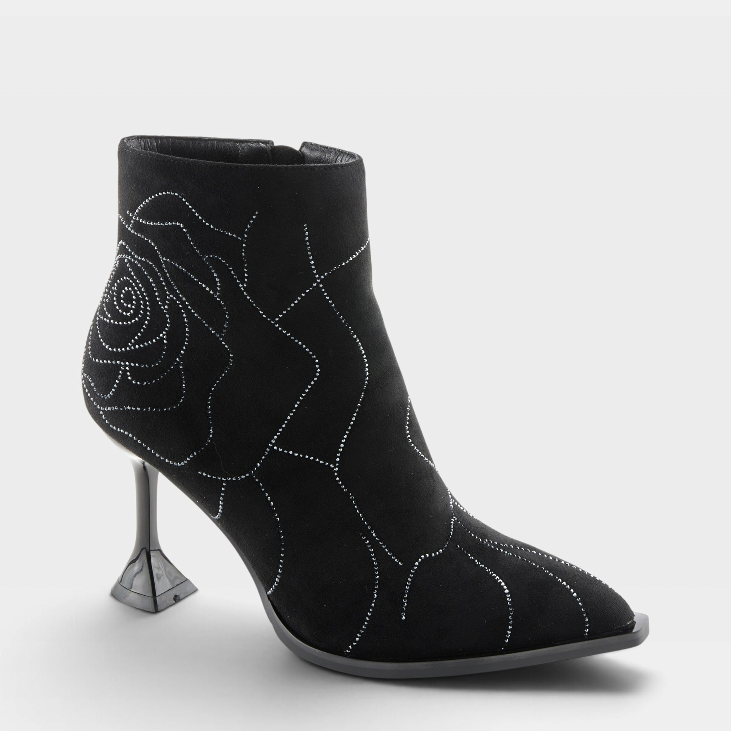 Azura Dianaar Black Boot