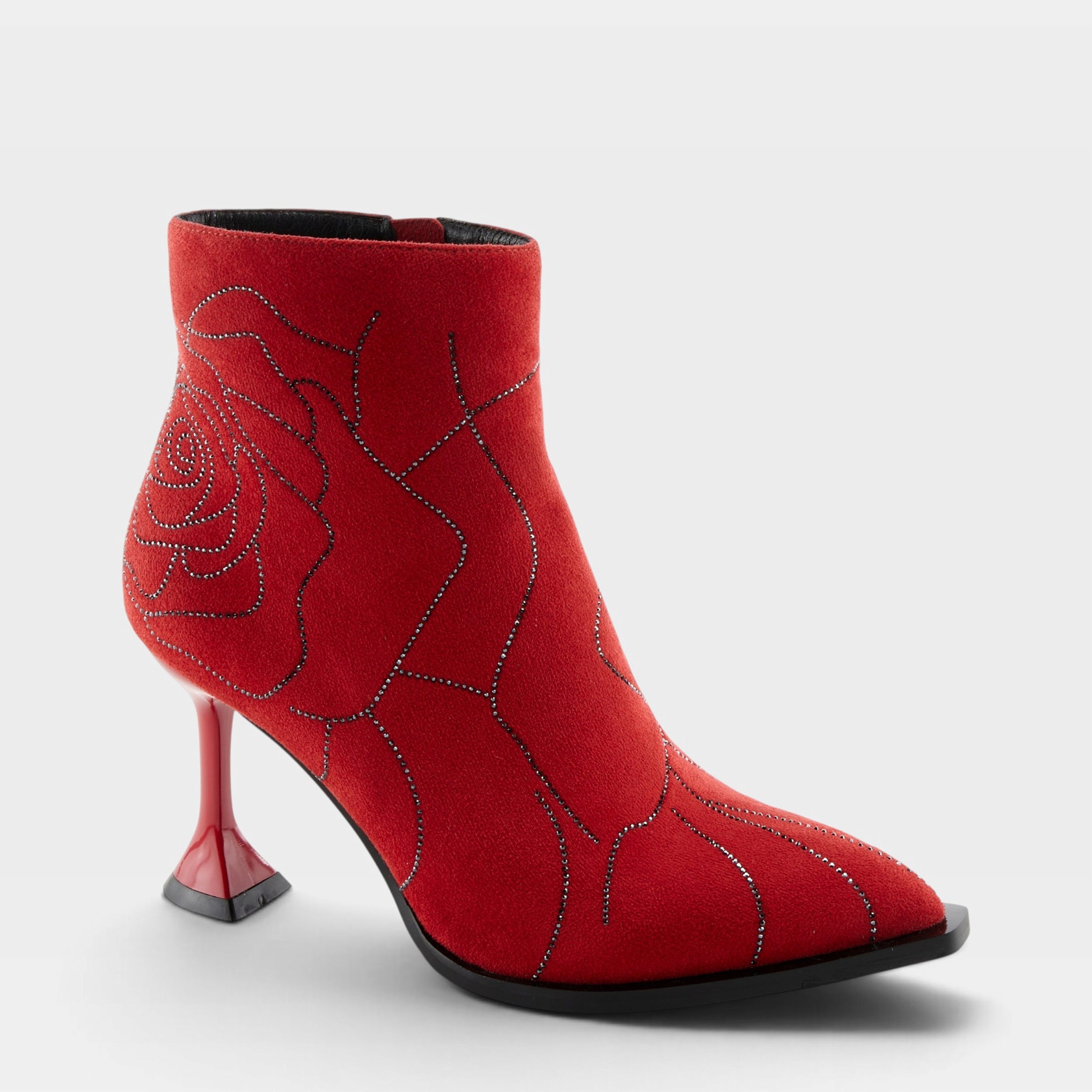 Azura Dianaar Red Boot