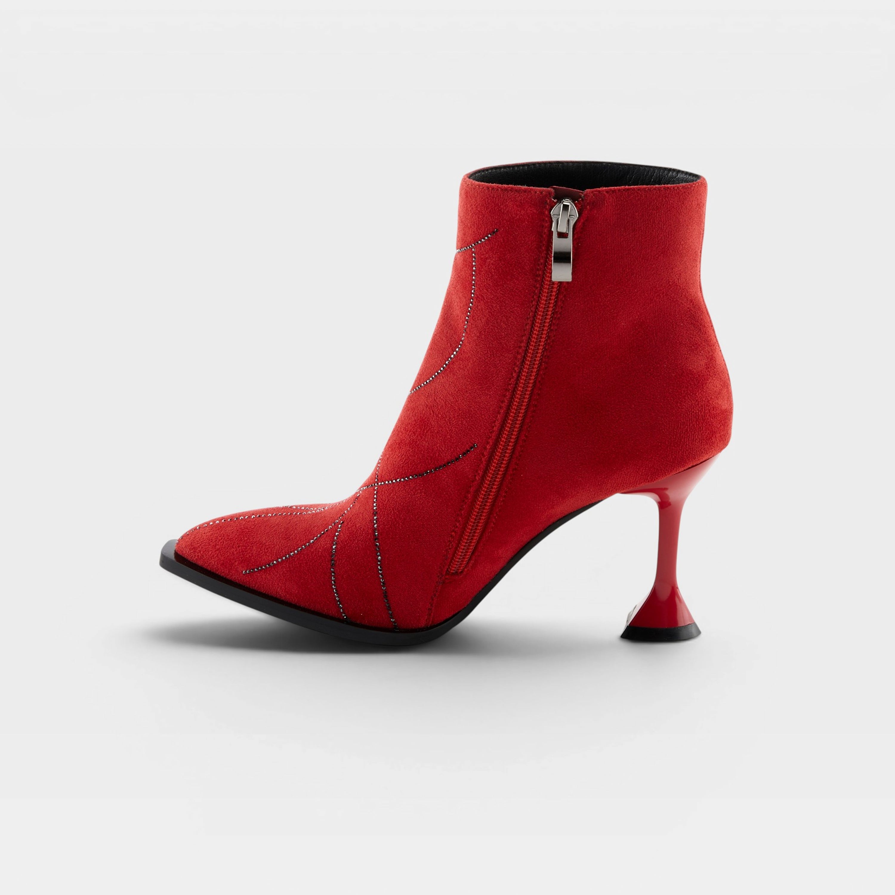 Azura Dianaar Red Boot