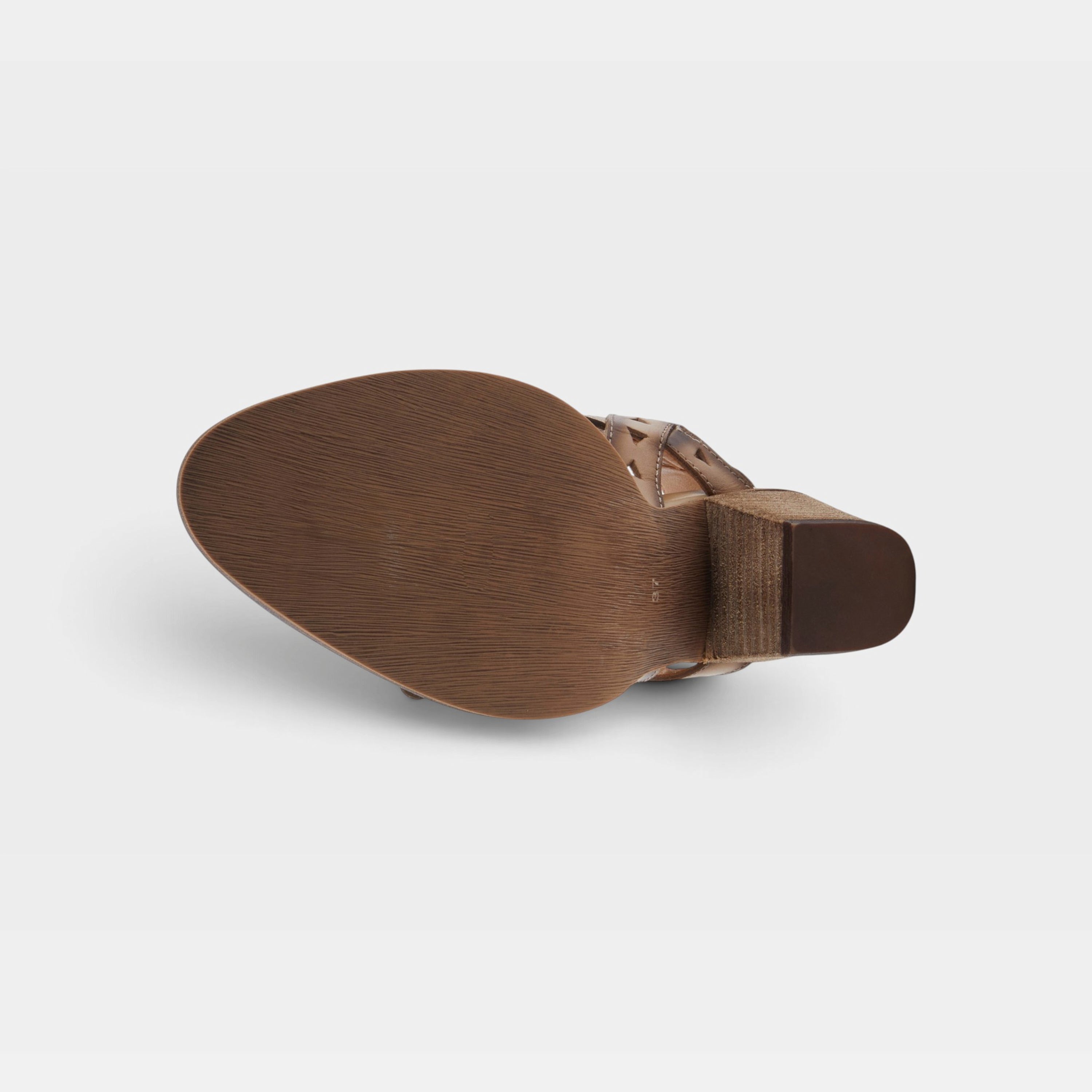 L'Artiste Distinction shooties in Beige, outsole view