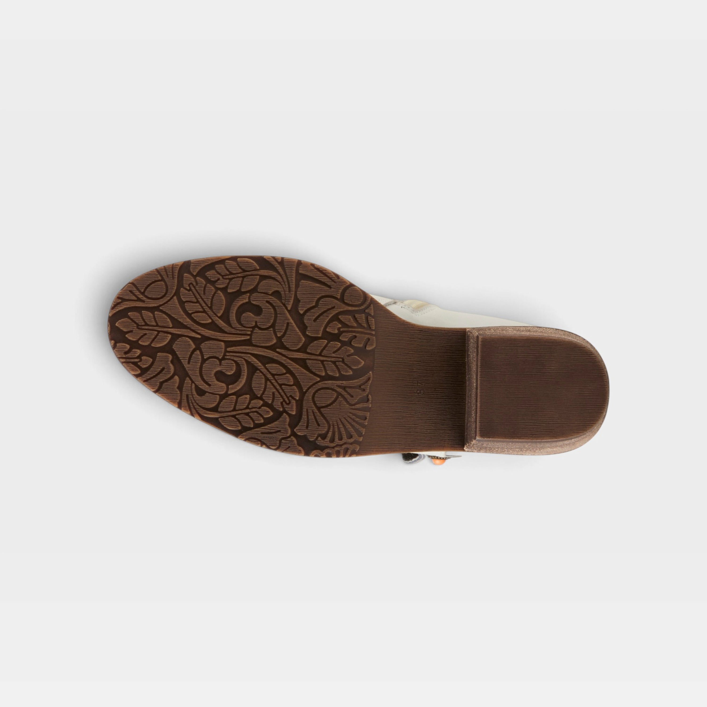 L'Artiste Galop boot in White, outsole view