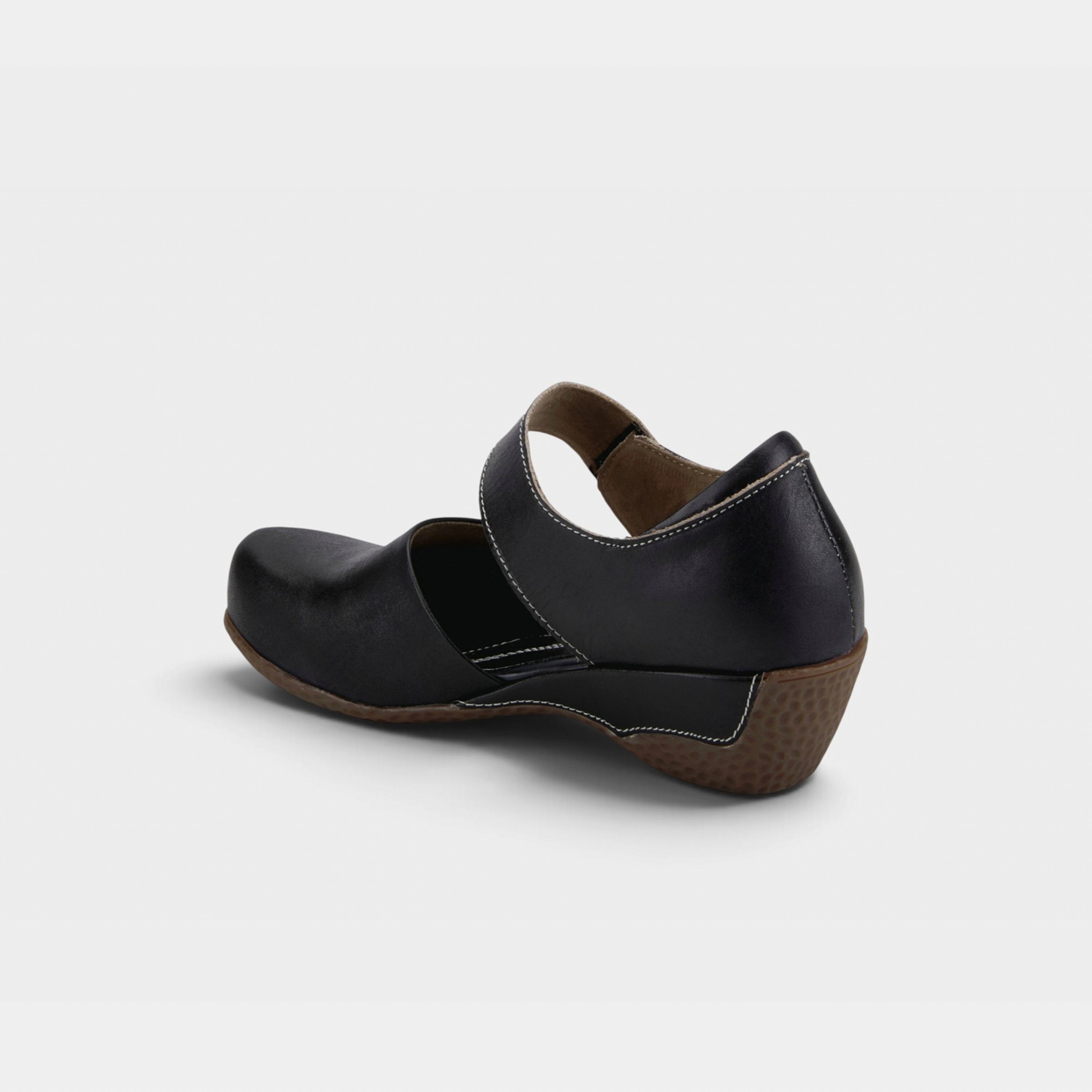 L'Artiste Gloss Mary Jane shoes in Black, alternate angle view