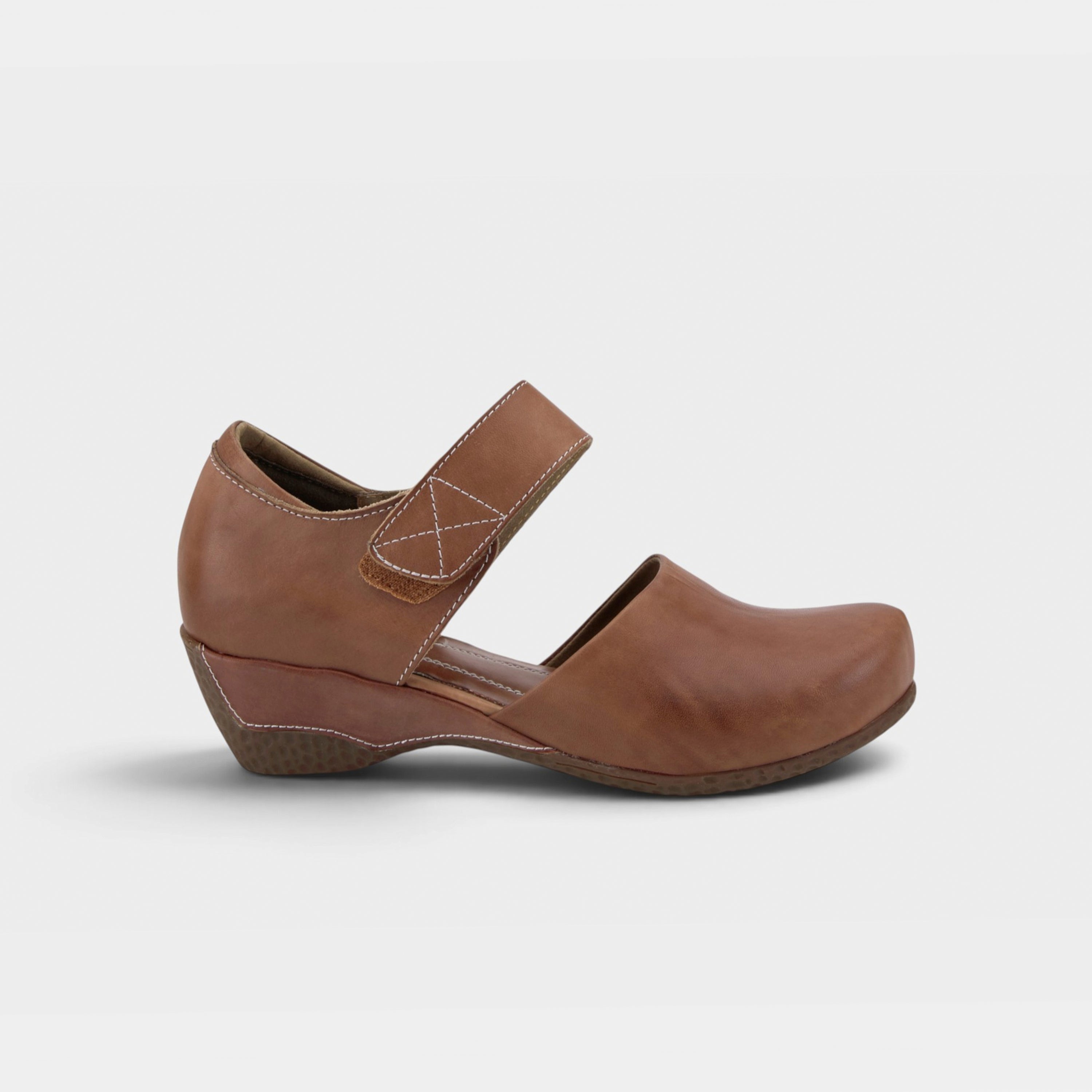 L'Artiste Gloss Mary Jane shoes in Brown, hero view