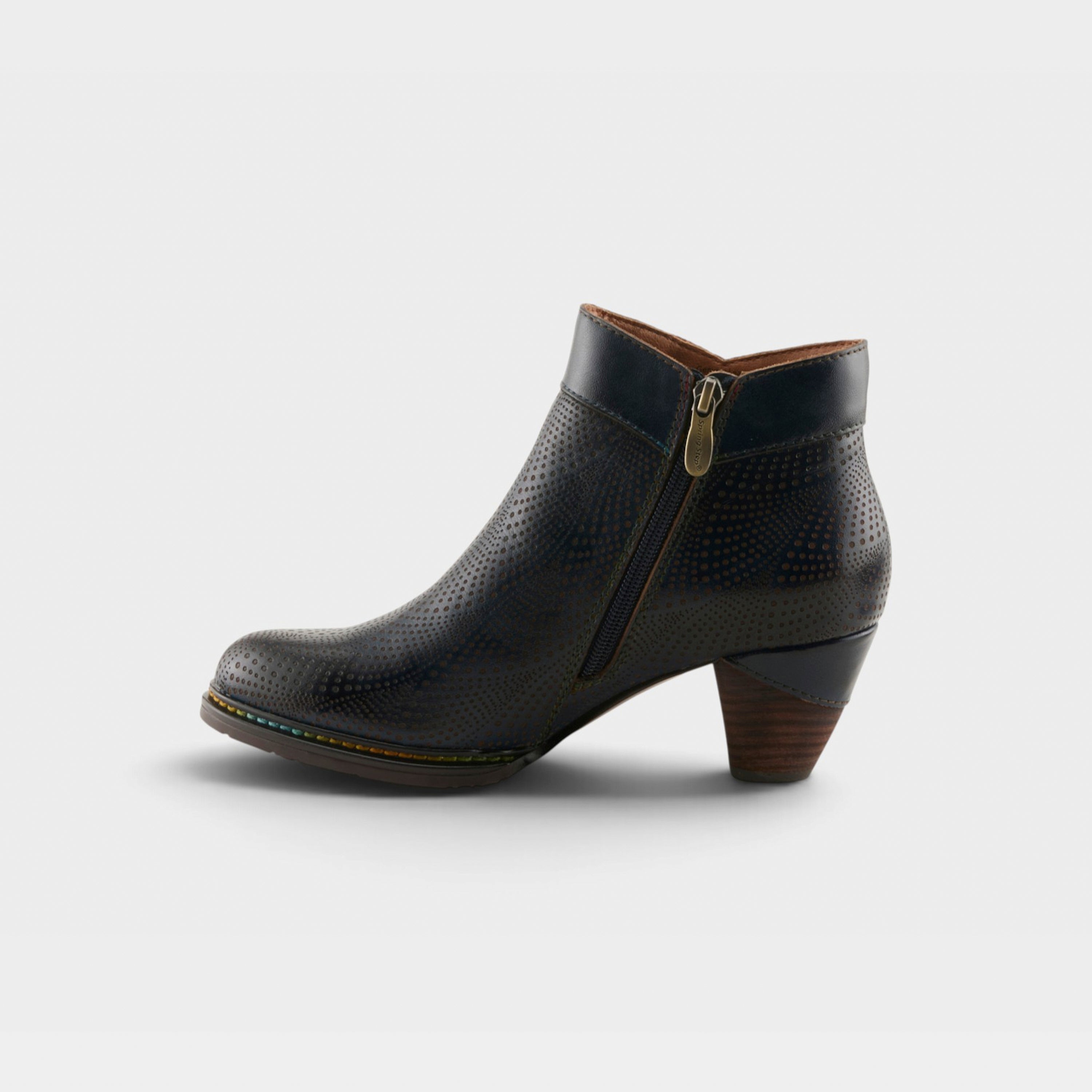 L'Artiste Guevara boots in Navy, side view