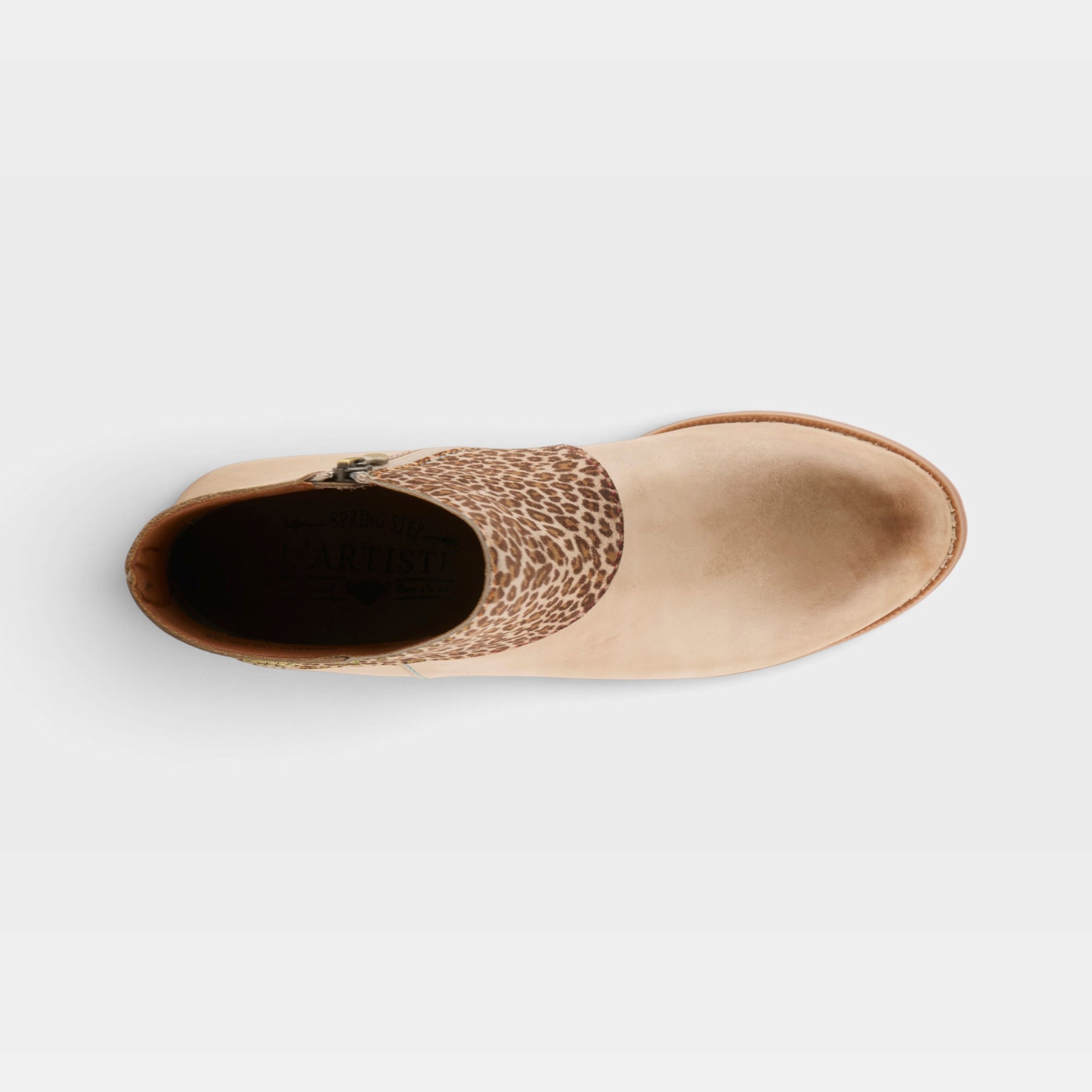 L'Artiste Herekitty-Leo boots in Beige Multi, top view