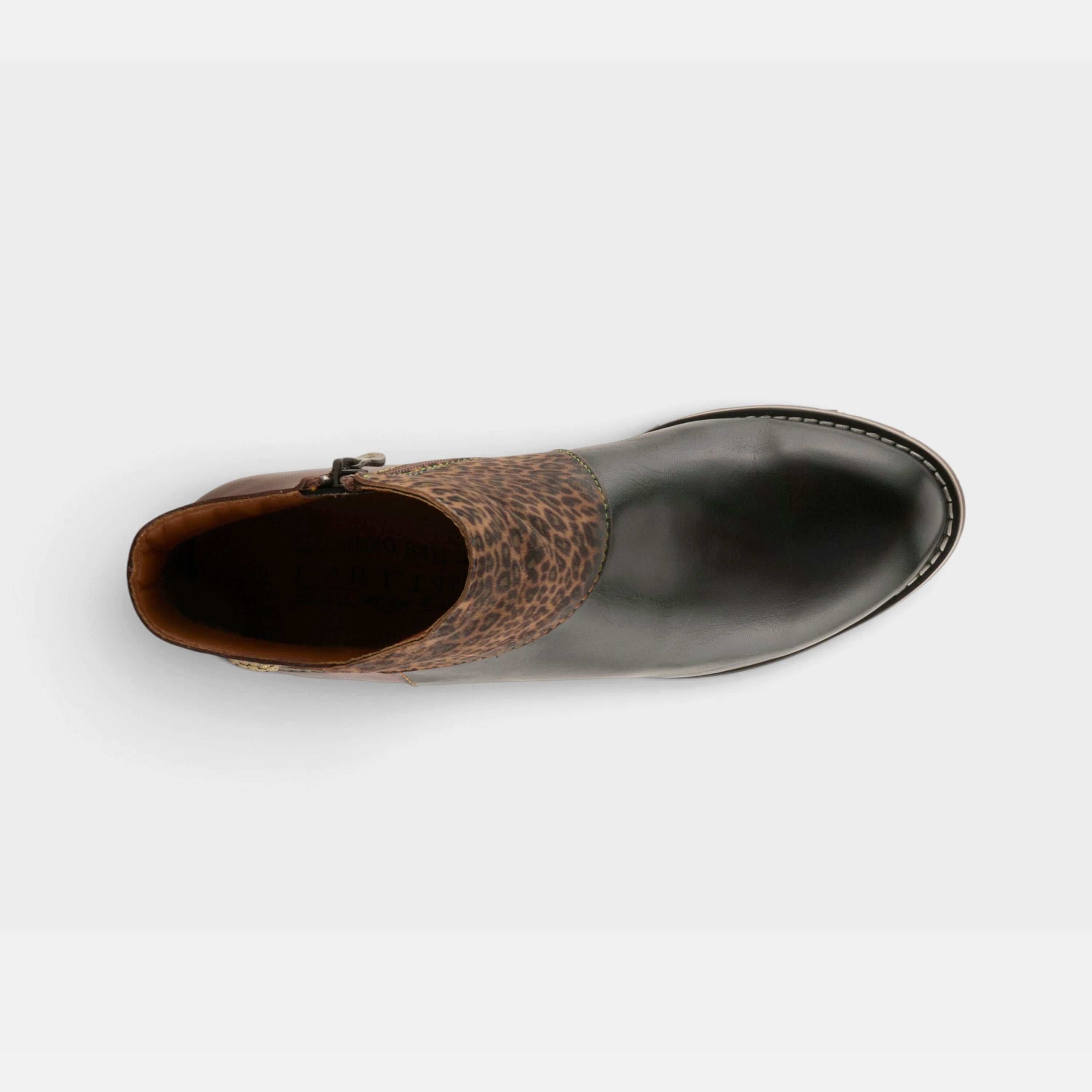 L'Artiste Herekitty-Leo boots in Black Multi, top view