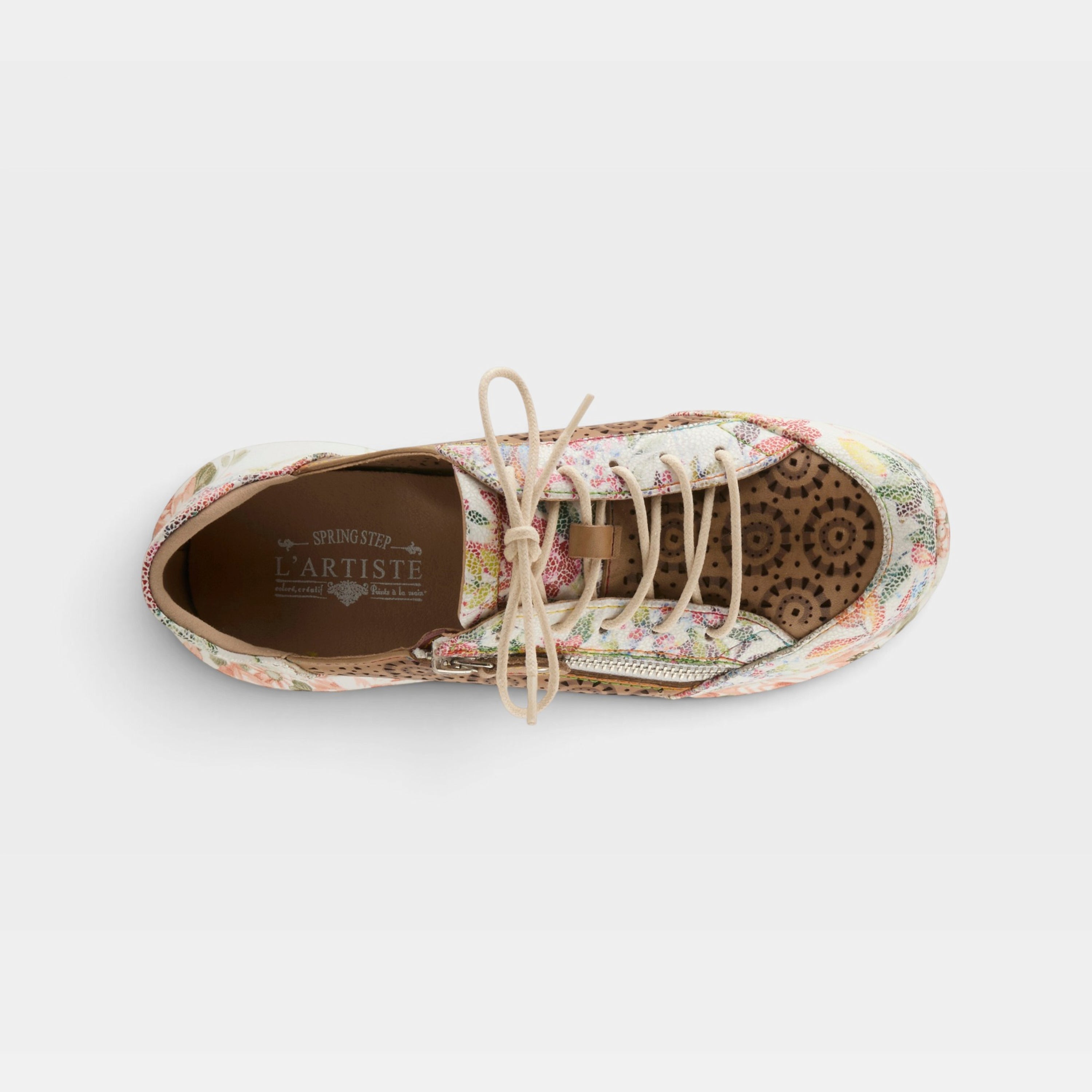 L'Artiste Jazzie sneaker in Beige Multi, top view