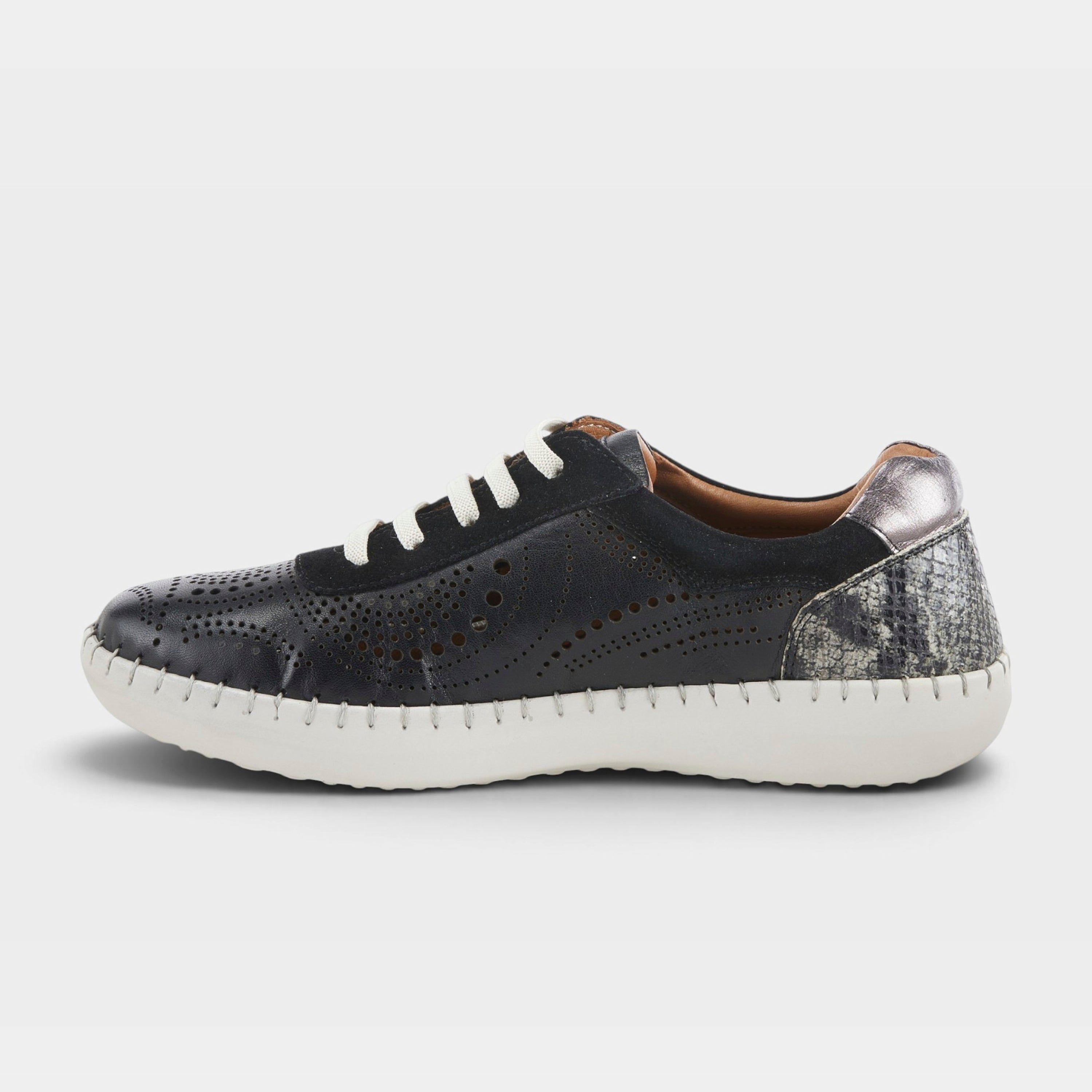 Spring Step Jumilla Black Sneaker