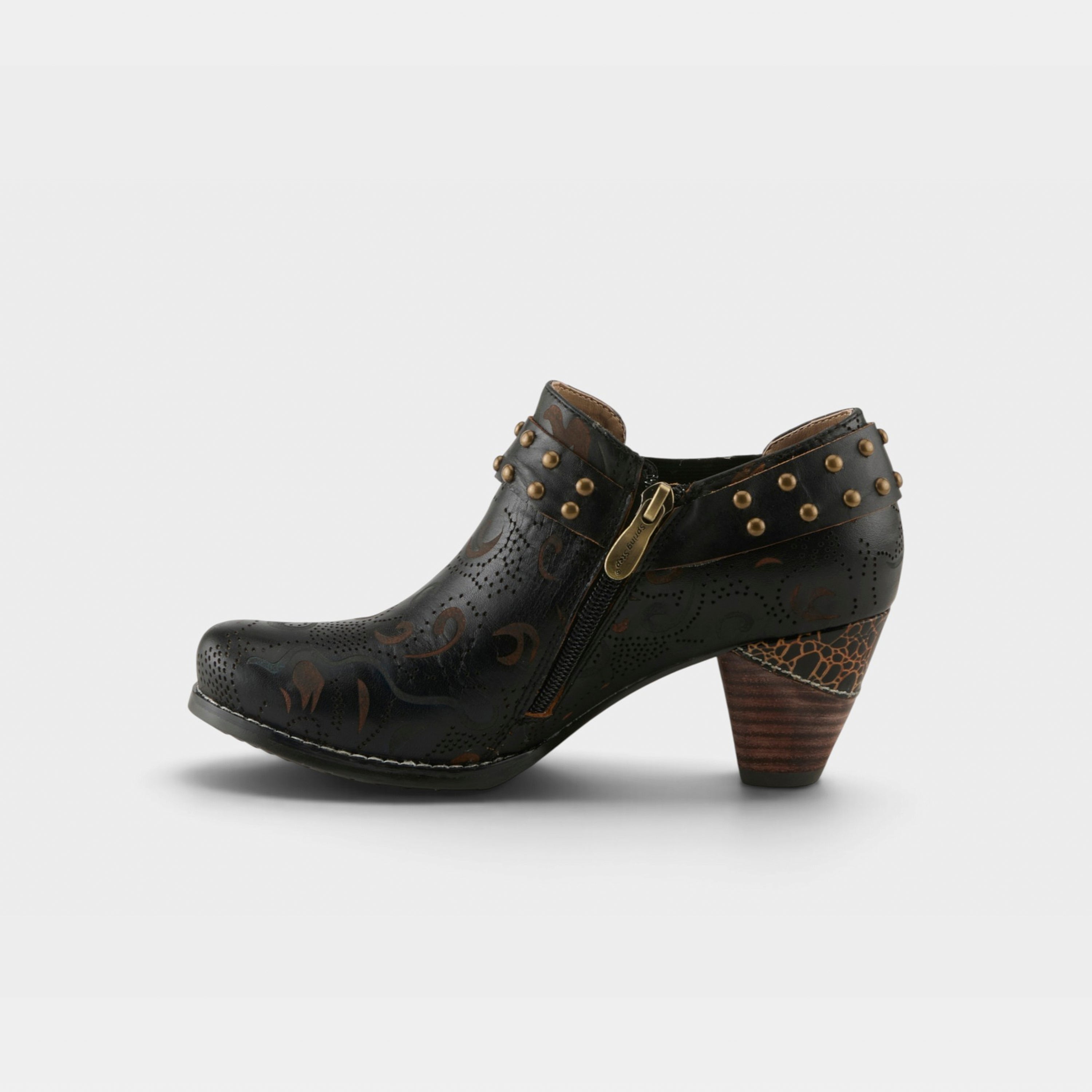 L'Artiste Kacielou shoes in Black, side view