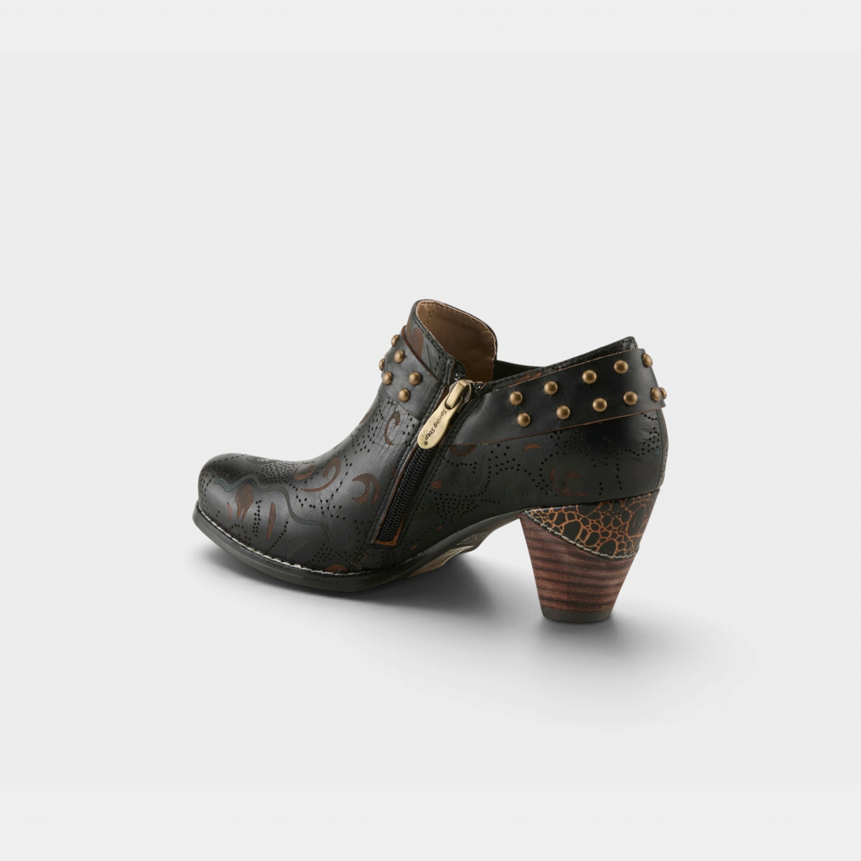 L'Artiste Kacielou shoes in Black, alternate angle view