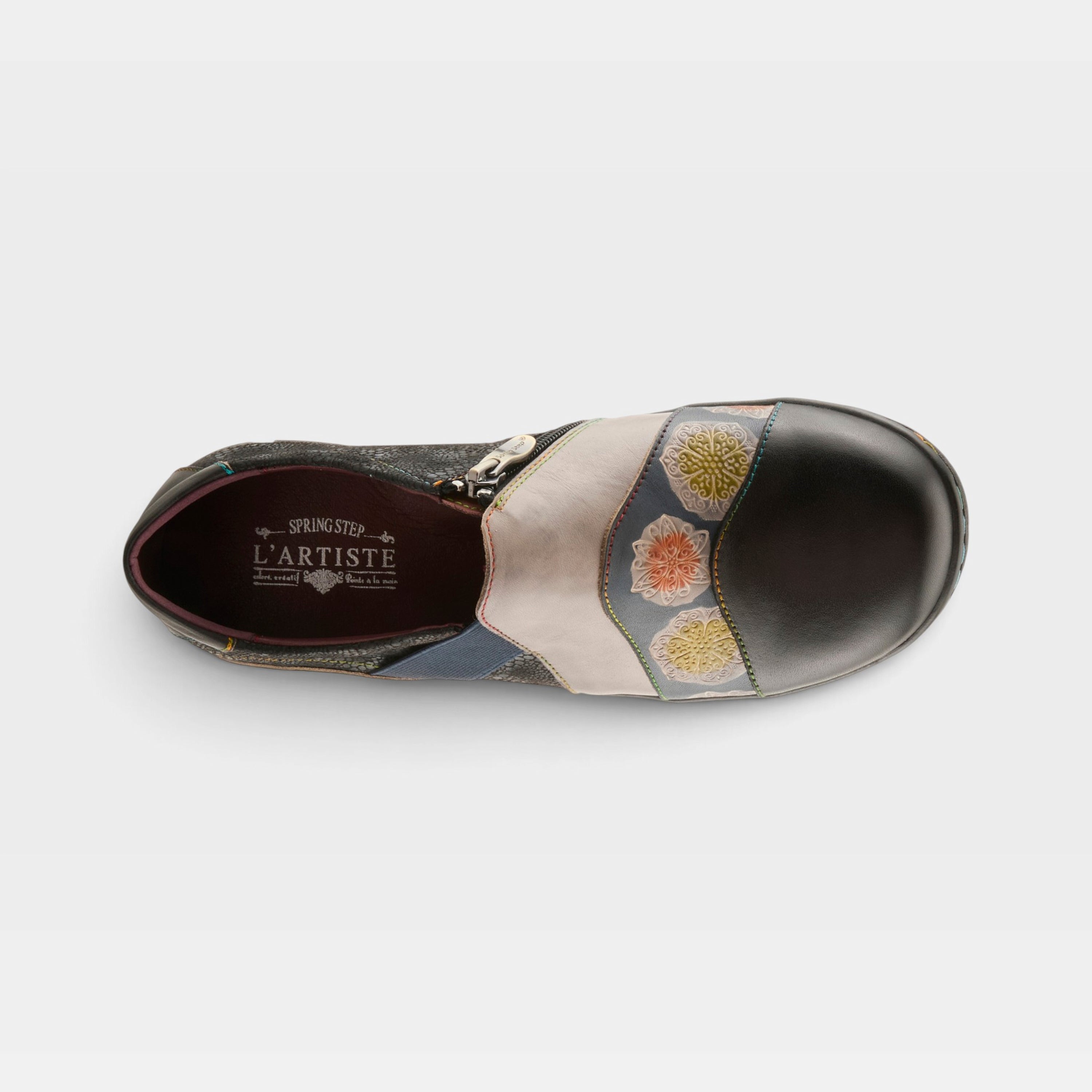 L'Artiste Lata slip-on shoe in Black Multi, top view