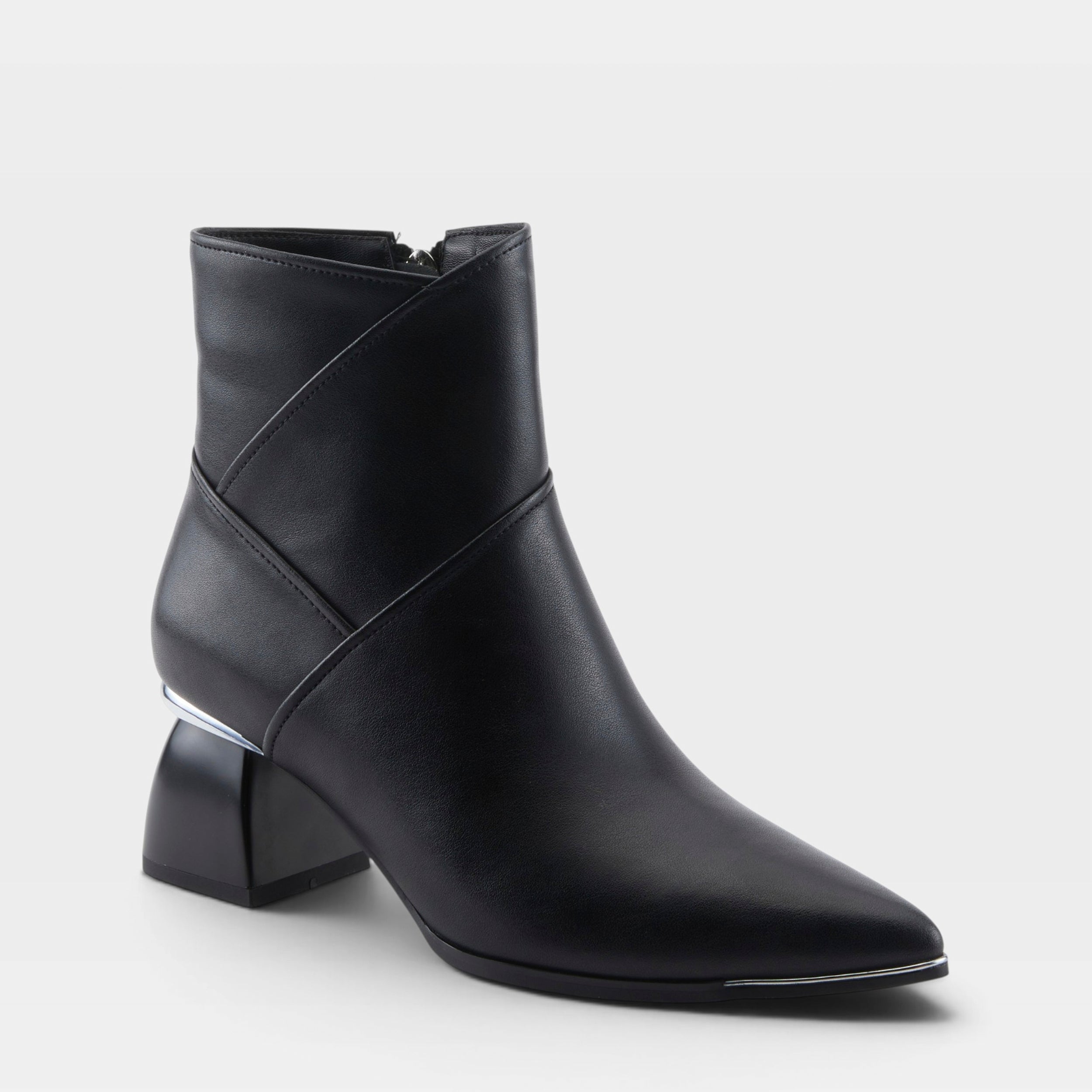 Azura Magnetic Black Boot