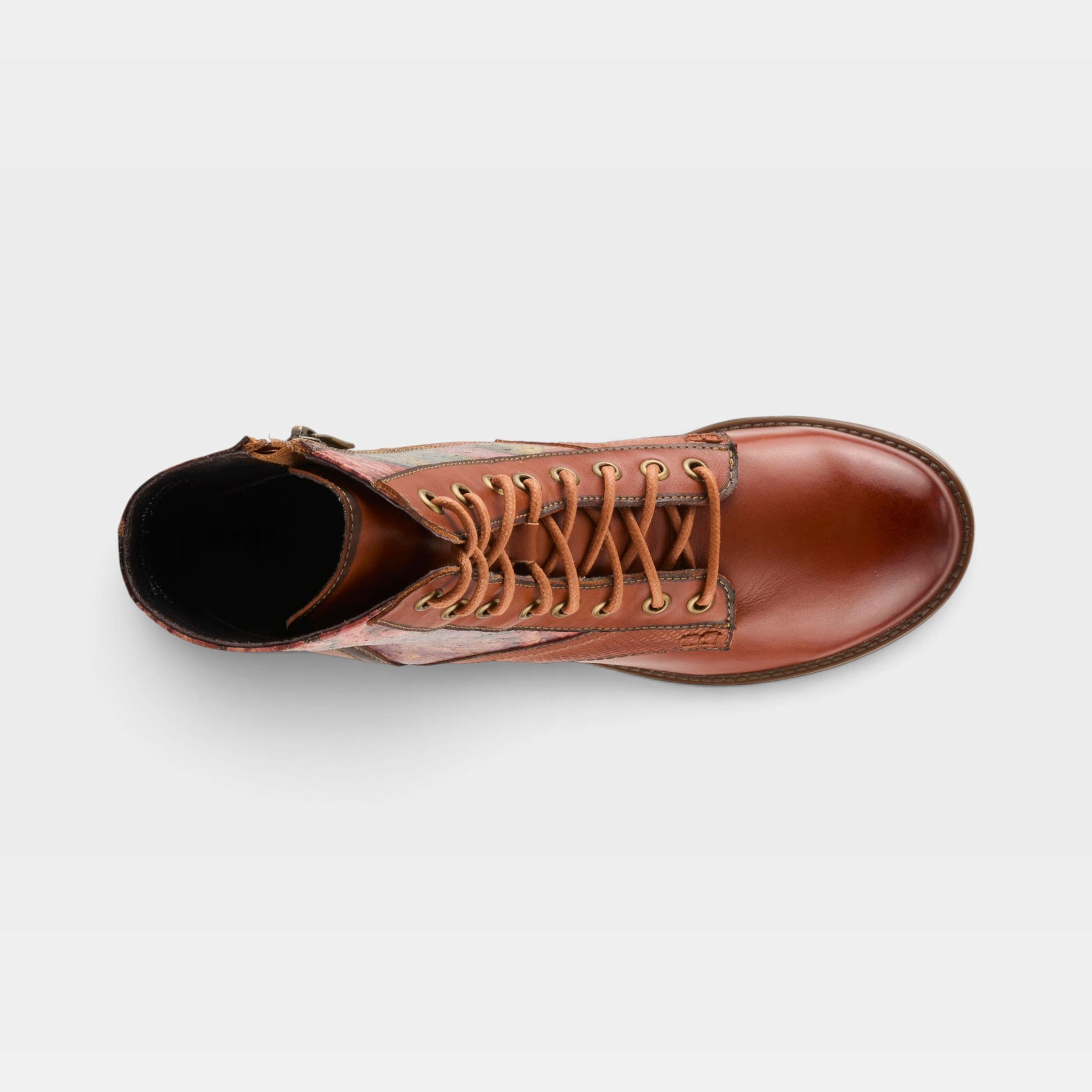 L'Artiste Marty boots in Camel, top view