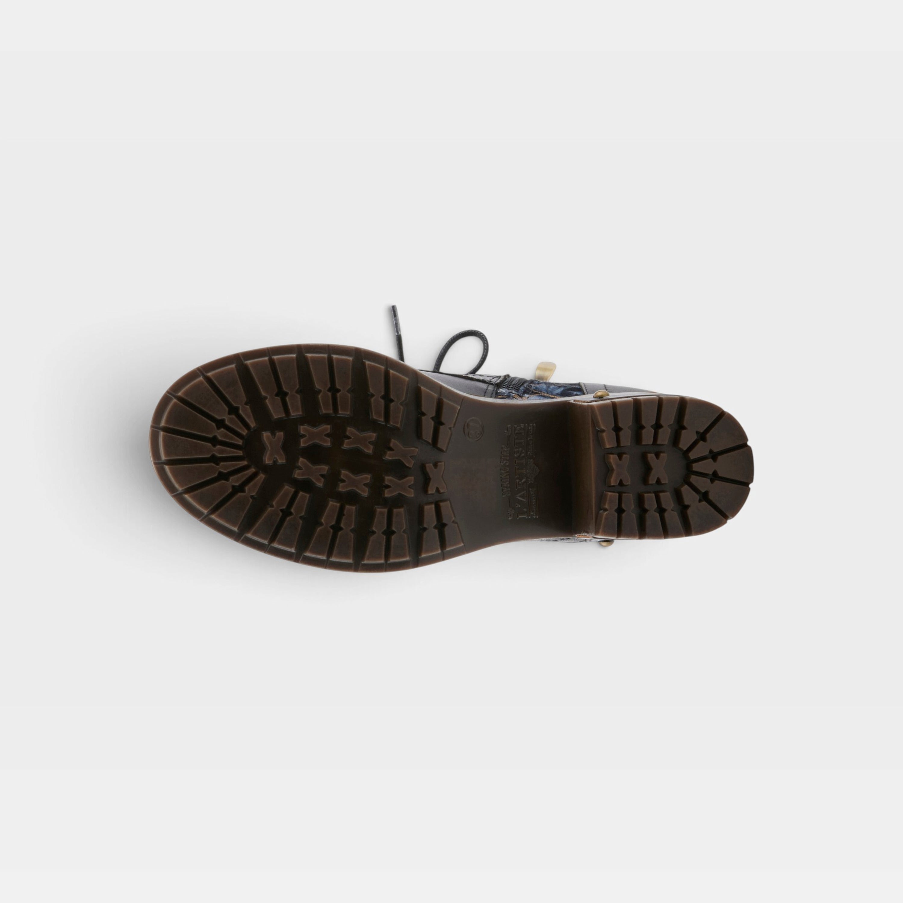 L'Artiste Marty-Flow boots in Black Multi, outsole view