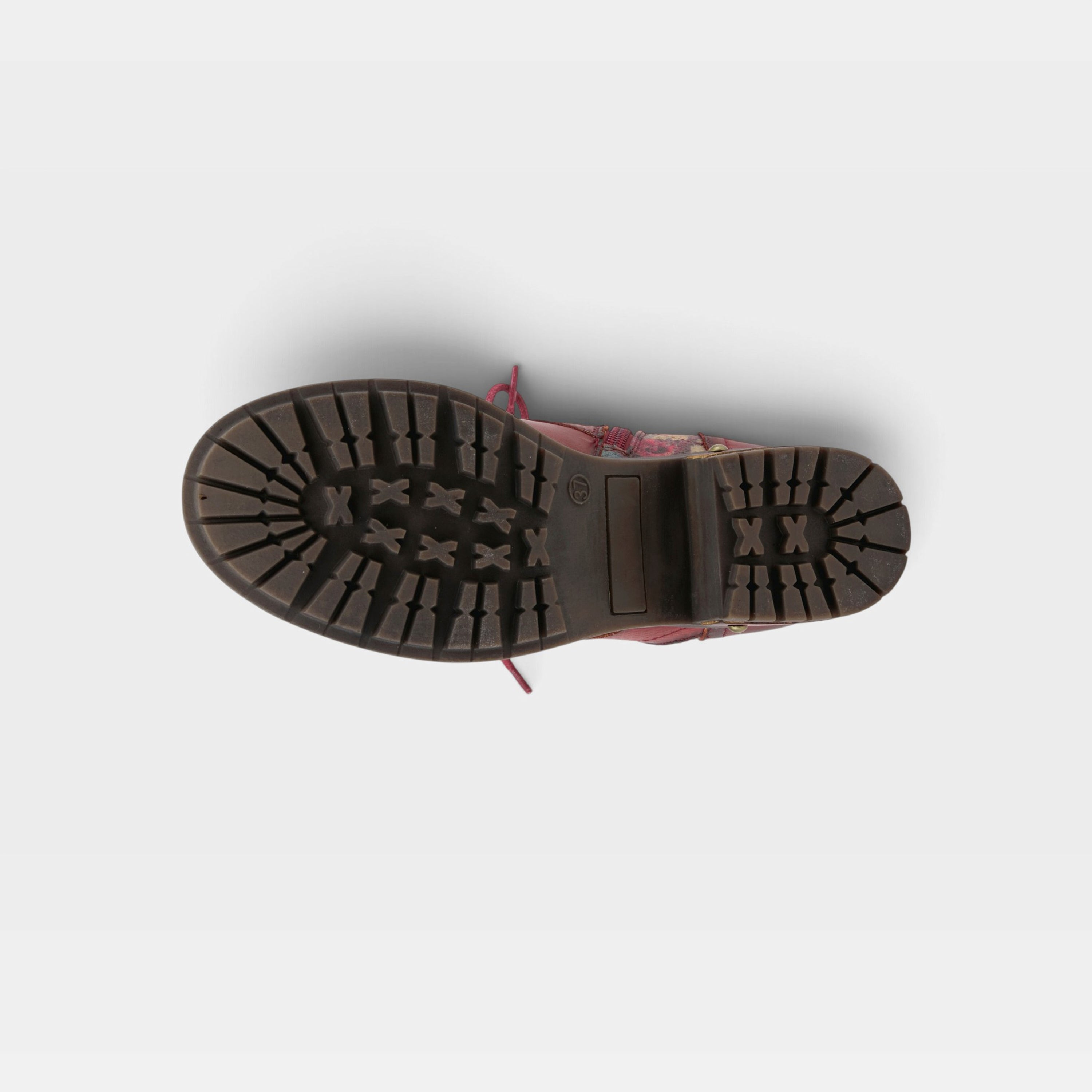 L'Artiste Marty boots in Red, outsole view