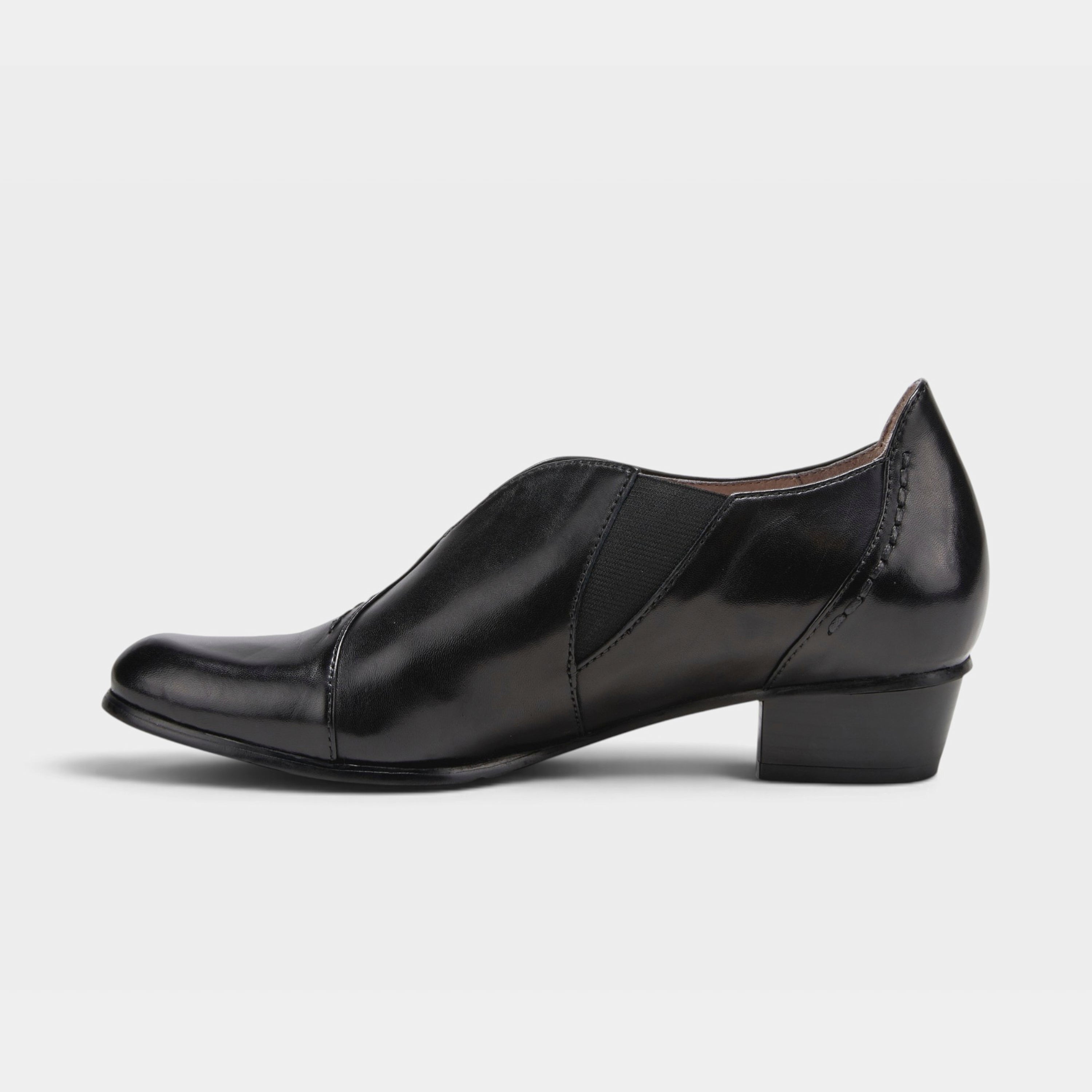 Spring Step Melbourne Black Slip-On Shoe