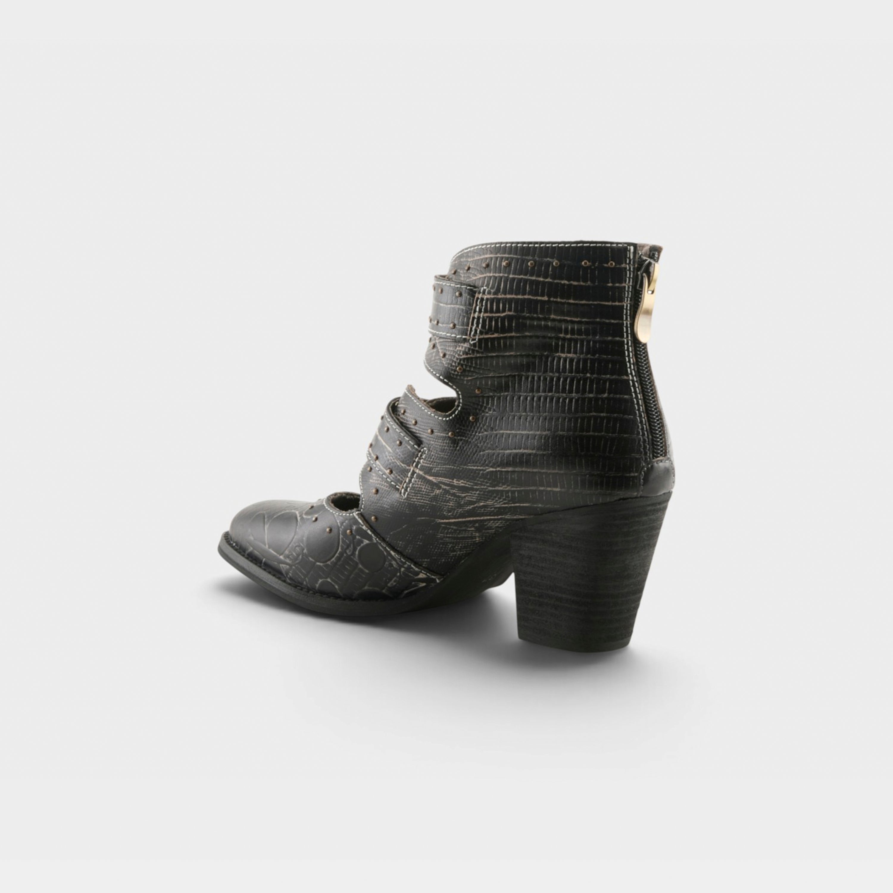 L'Artiste Notched-Nature boots in Black, alternate angle view