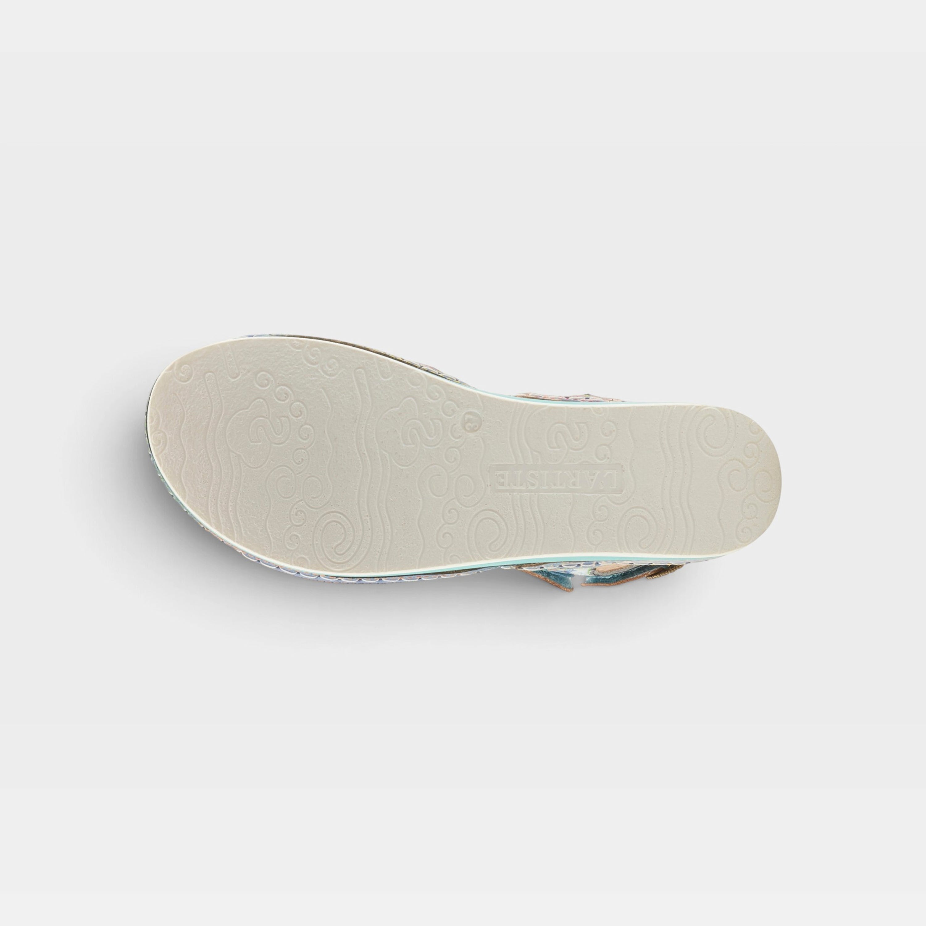 L'Artiste Offtrak sandals in Blue Multi, outsole view