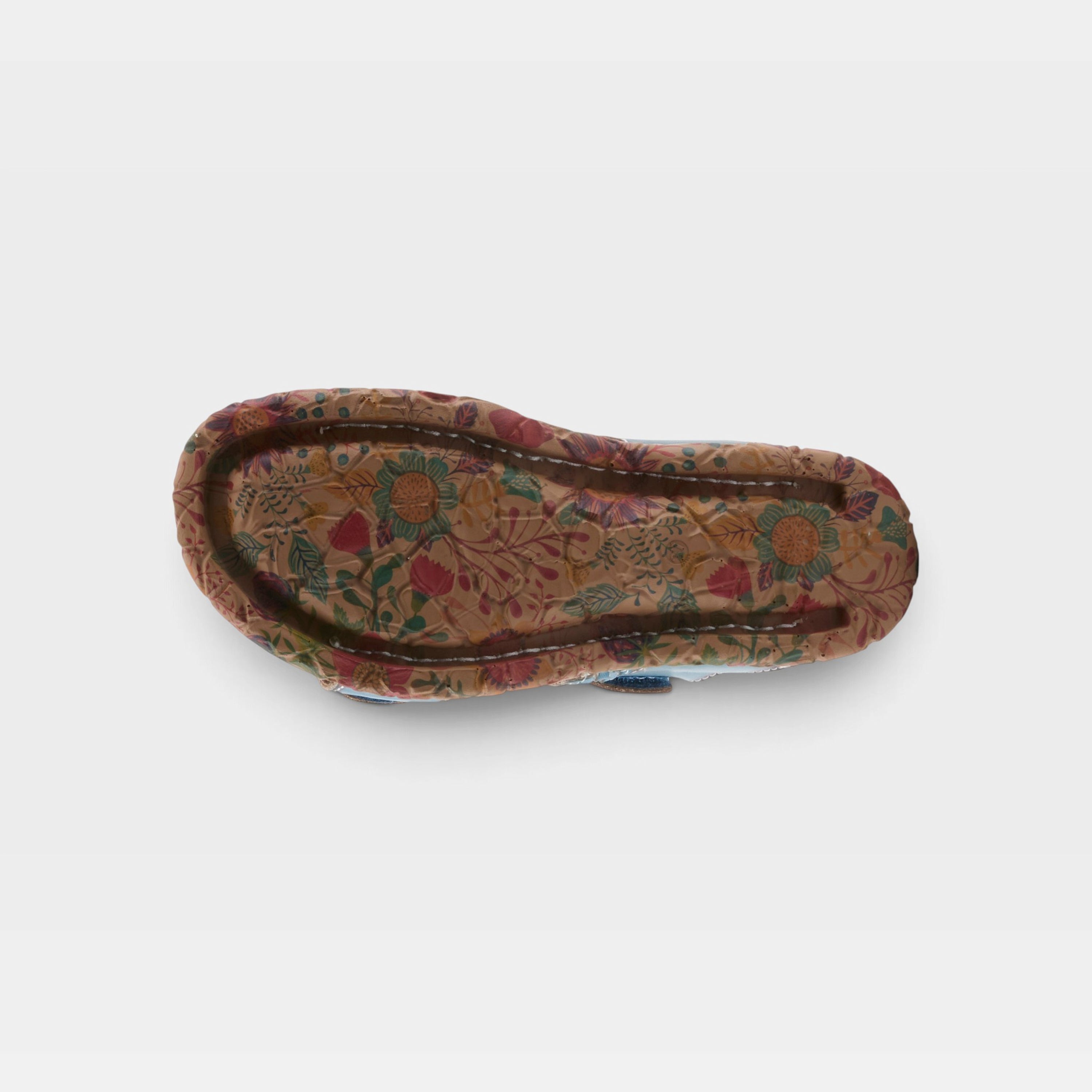 L'Artiste Ontheroad sandals in Blue Multi, outsole view