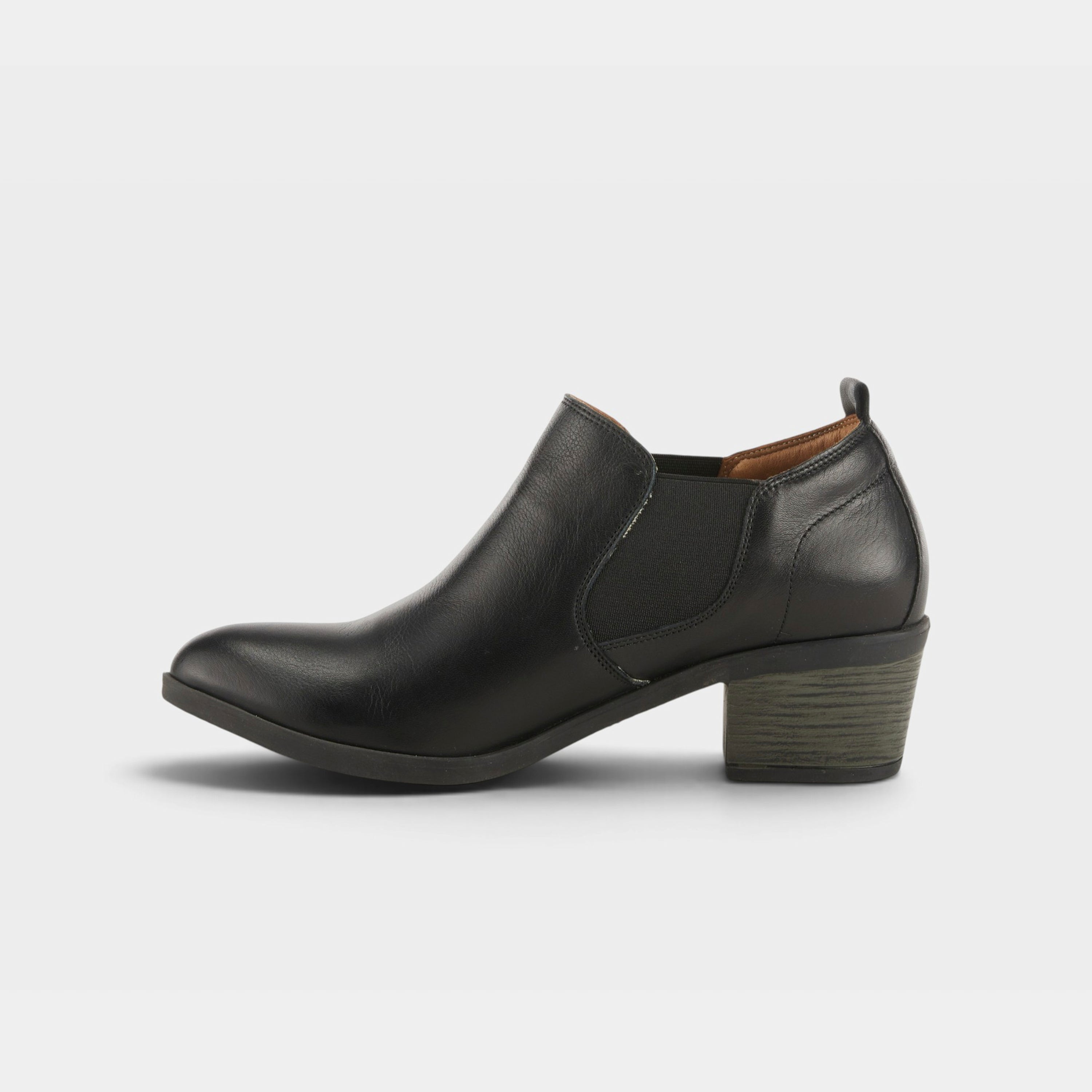 Spring Step Phaedra Black Shootie
