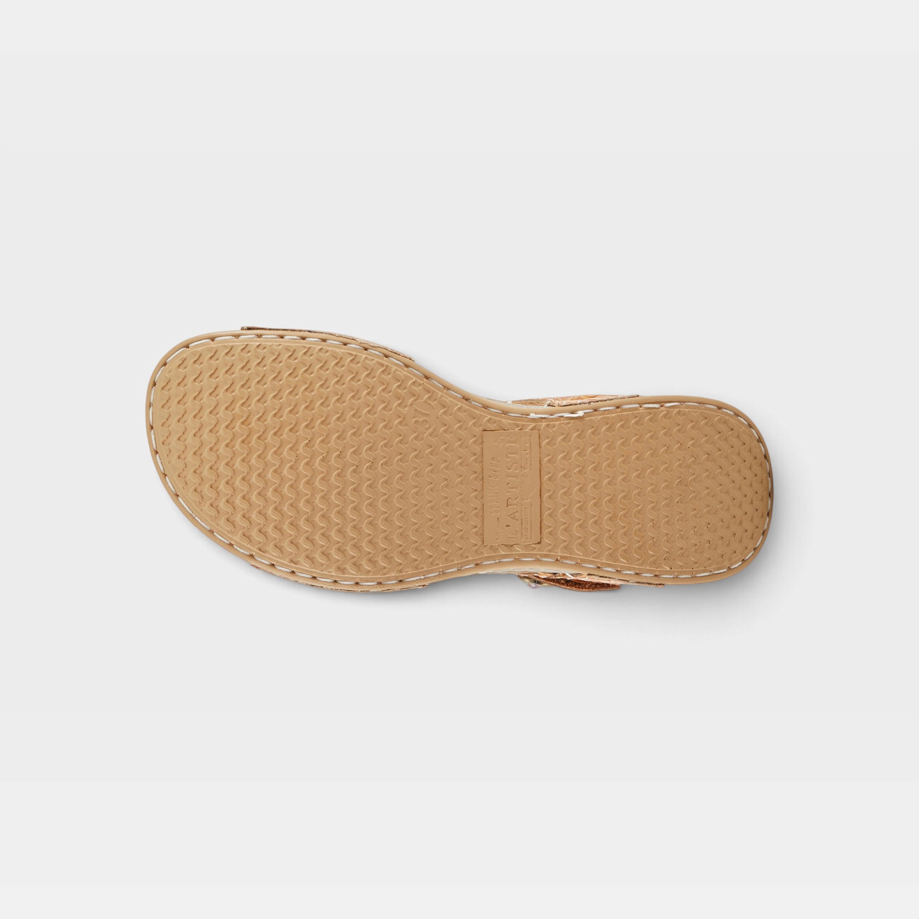 L'Artiste Popular sandal in Camel, outsole view