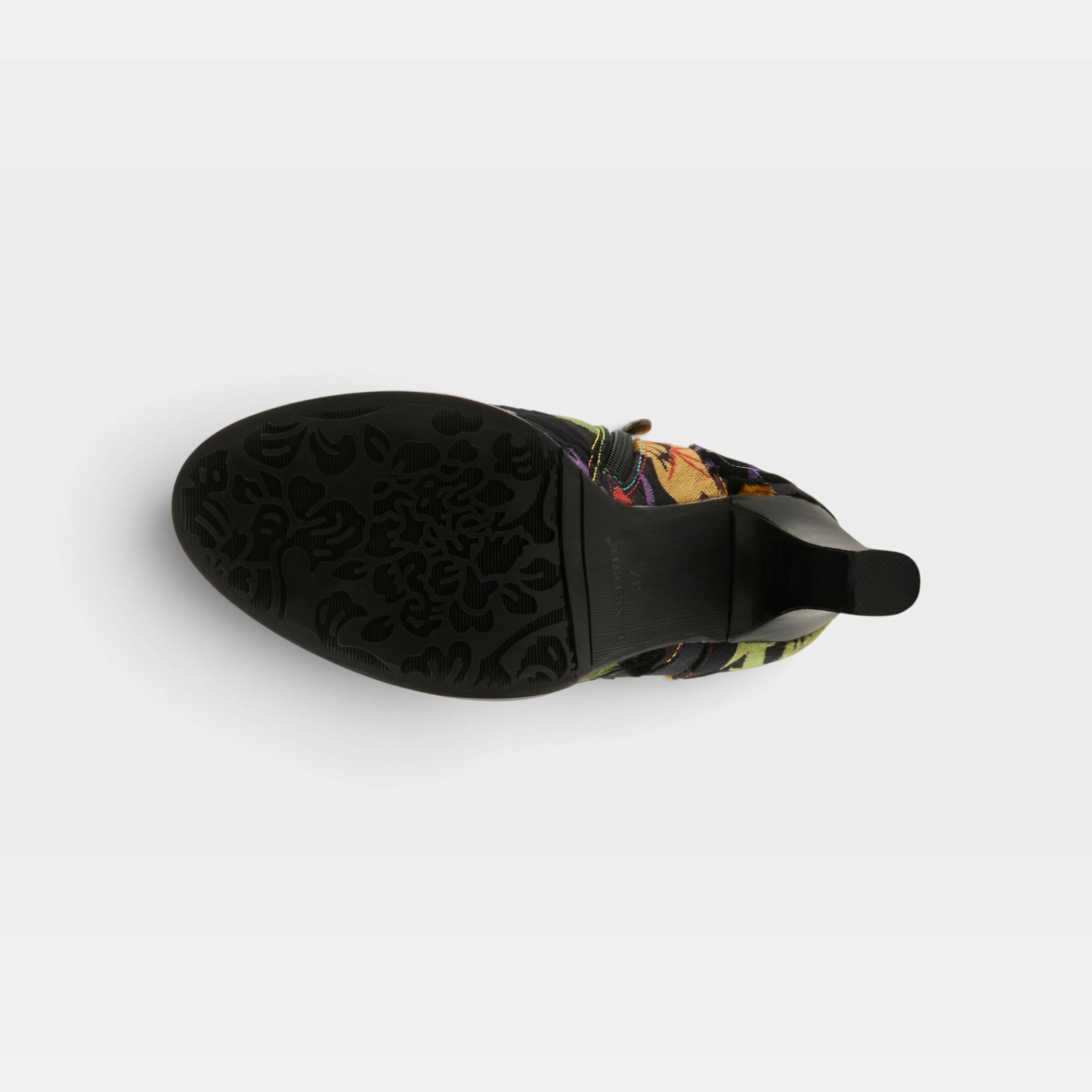 L'Artiste Pritz shooties in Bordeaux Multi, outsole view