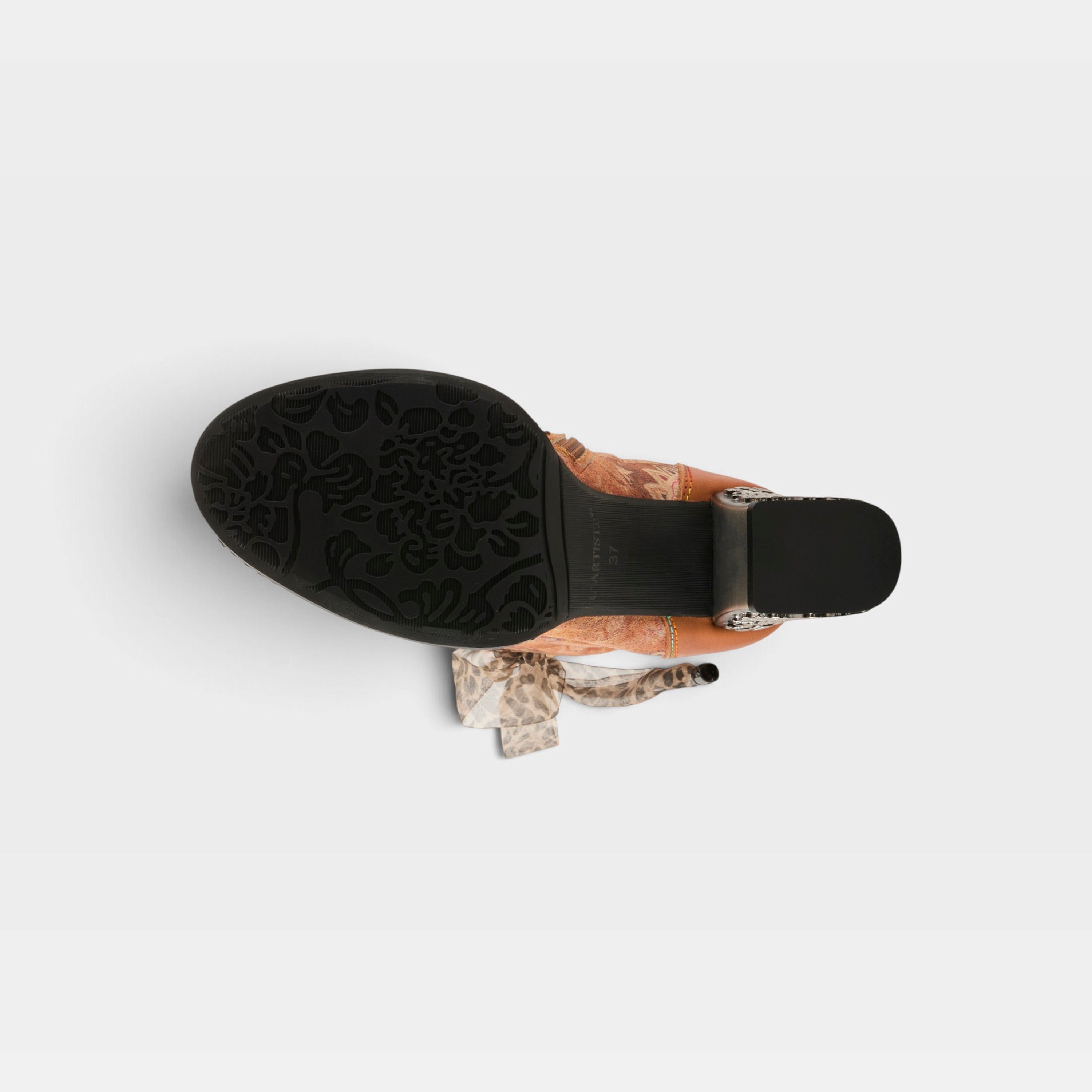 L'Artiste Rorria boots in Camel Multi, outsole view