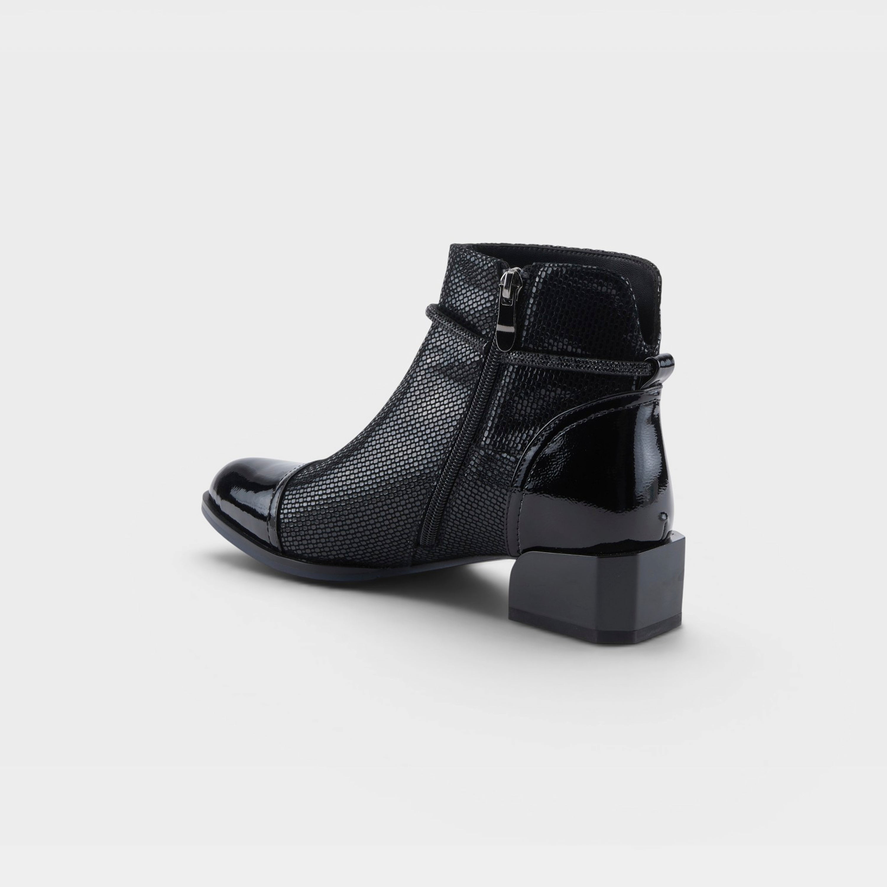 Azura Shelbi Black Patent Boot