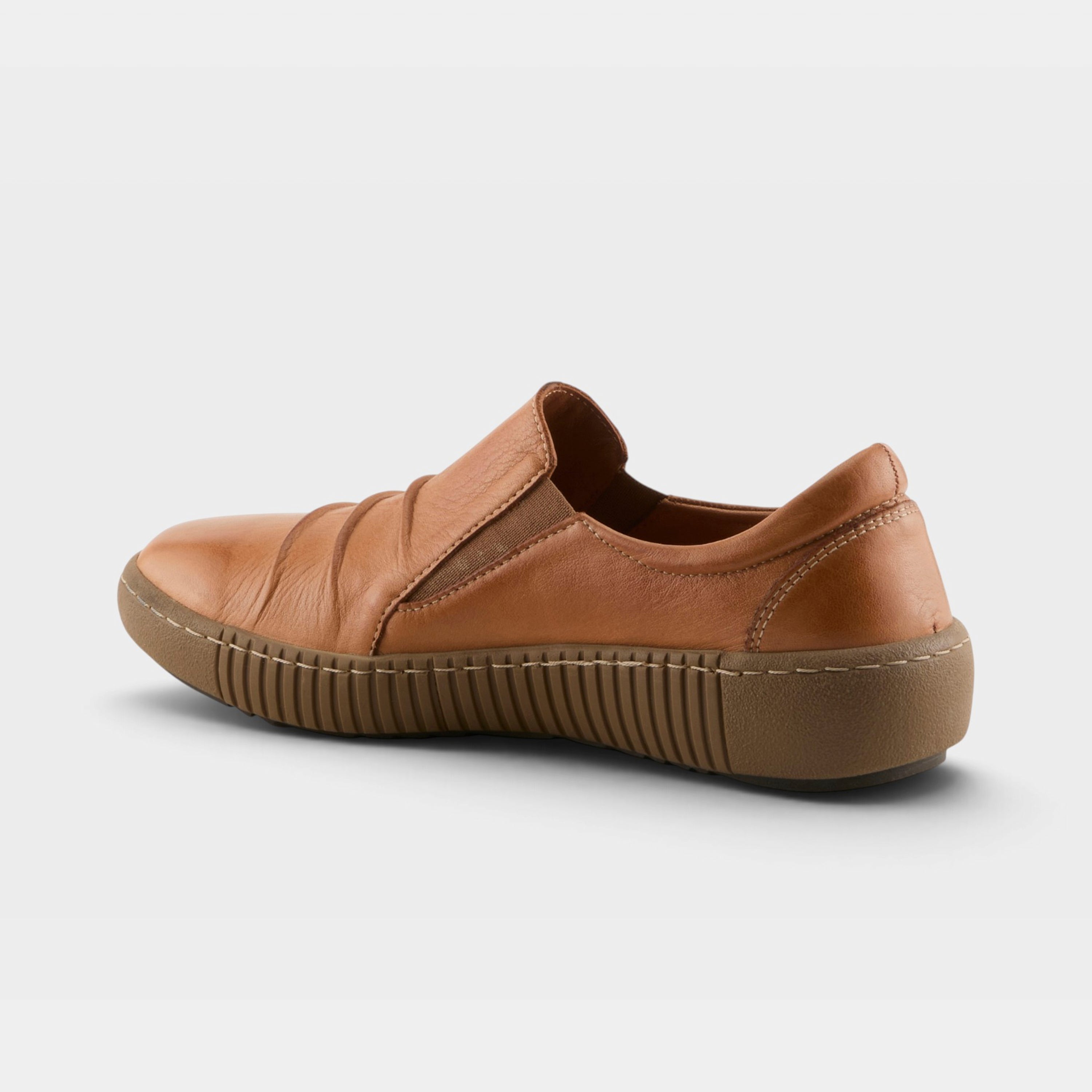 Spring Step Tavi Camel Shoe