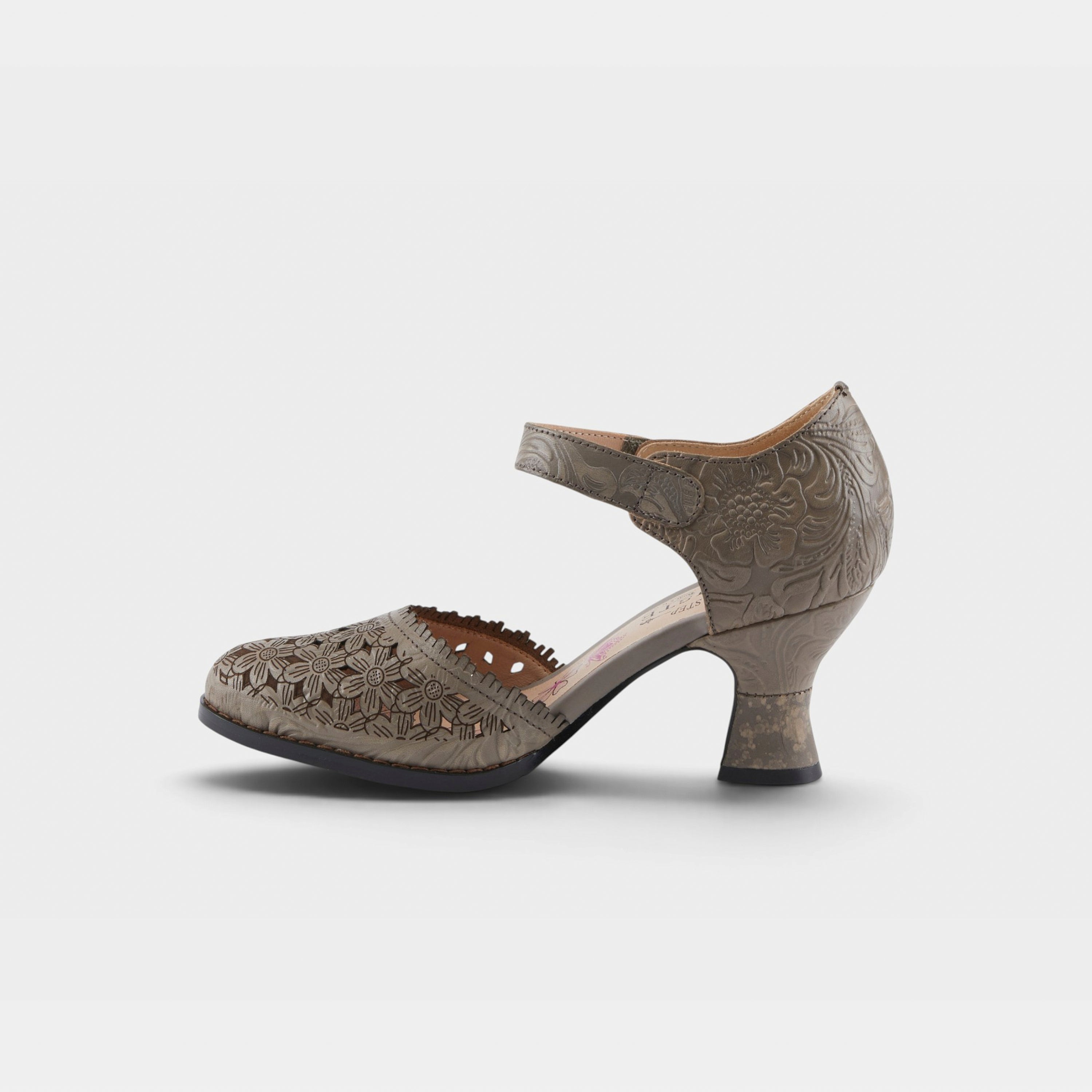 L'Artiste Visionary ankle strap shoes in Grey, side view